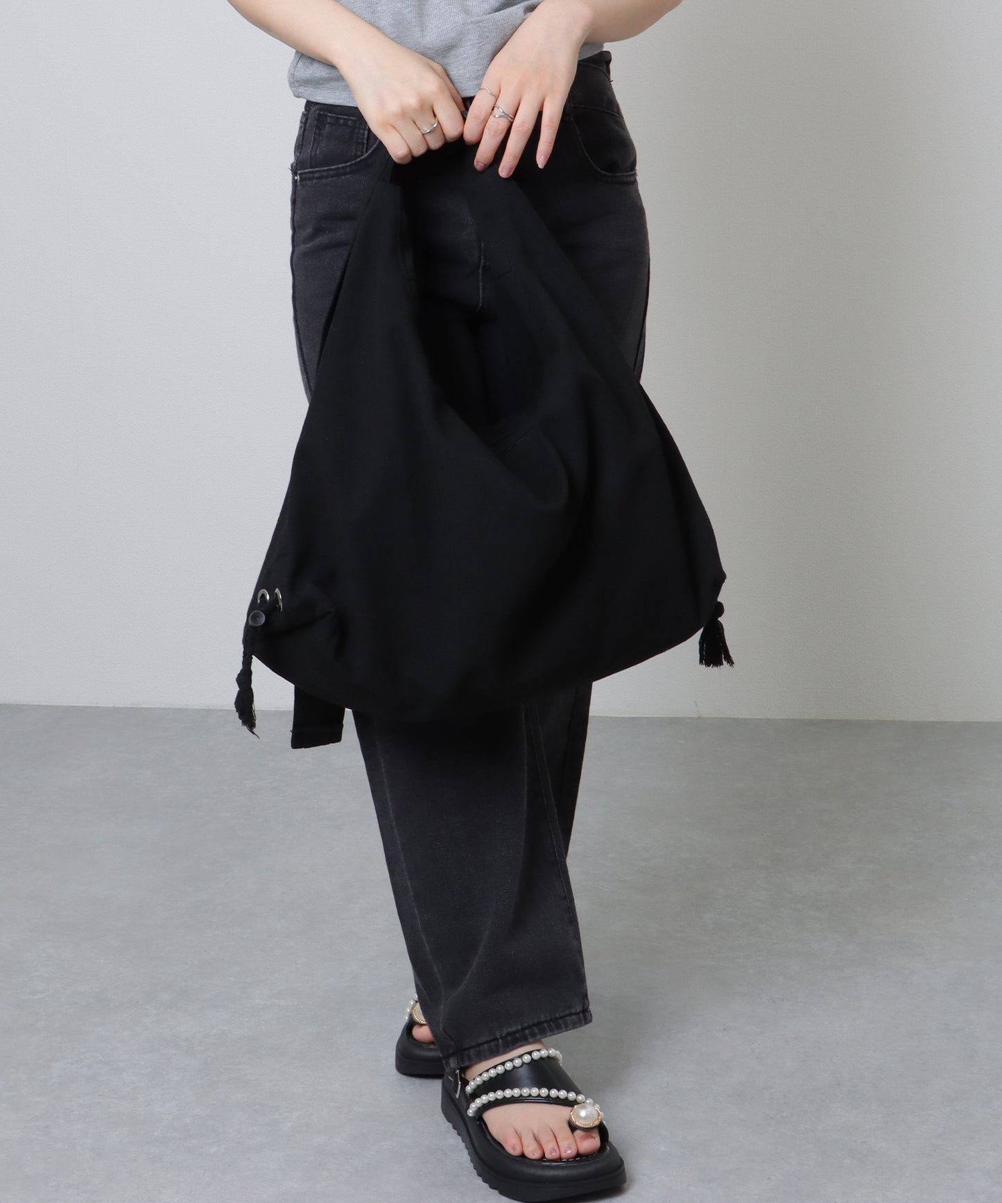 ドローコード付き ソリッドカラー ソフト ショルダー ファスナー バッグ