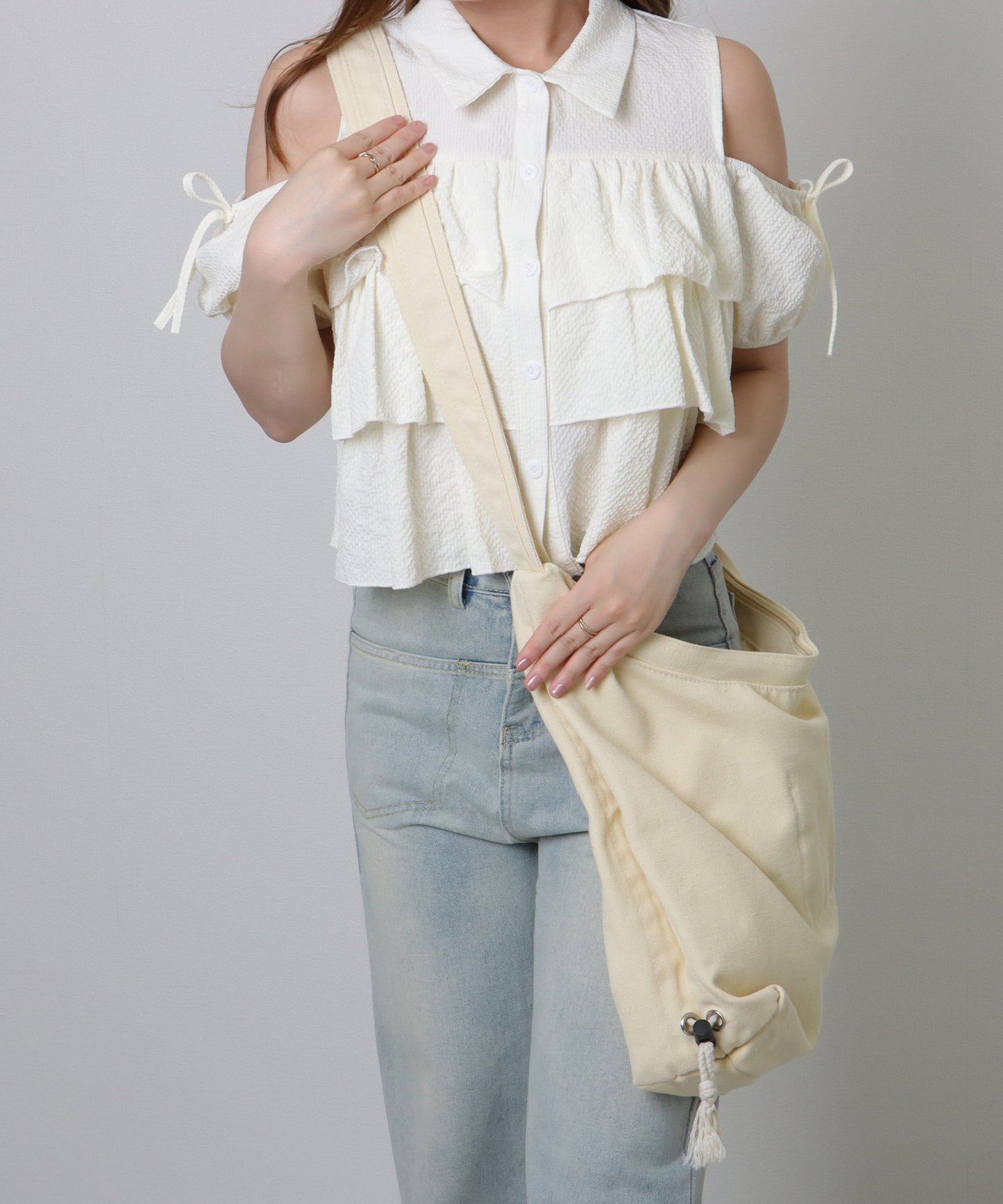 ドローコード付き ソリッドカラー ソフト ショルダー ファスナー バッグ