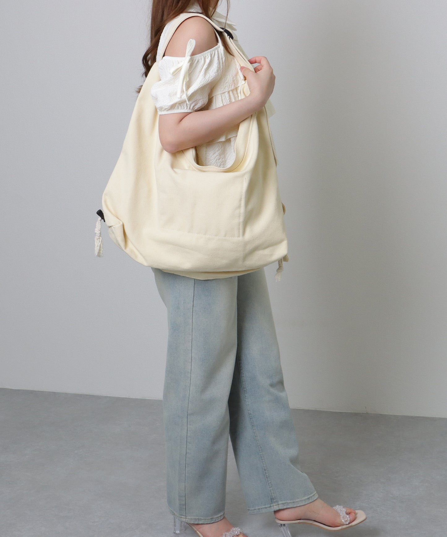 ドローコード付き ソリッドカラー ソフト ショルダー ファスナー バッグ