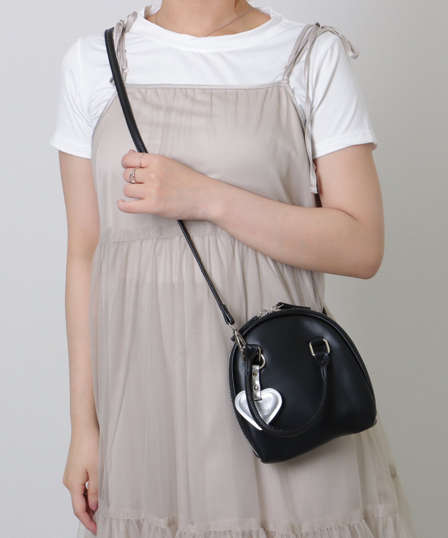 ハートチャーム付き 2WAY ミニ ラウンド ショルダーバッグ