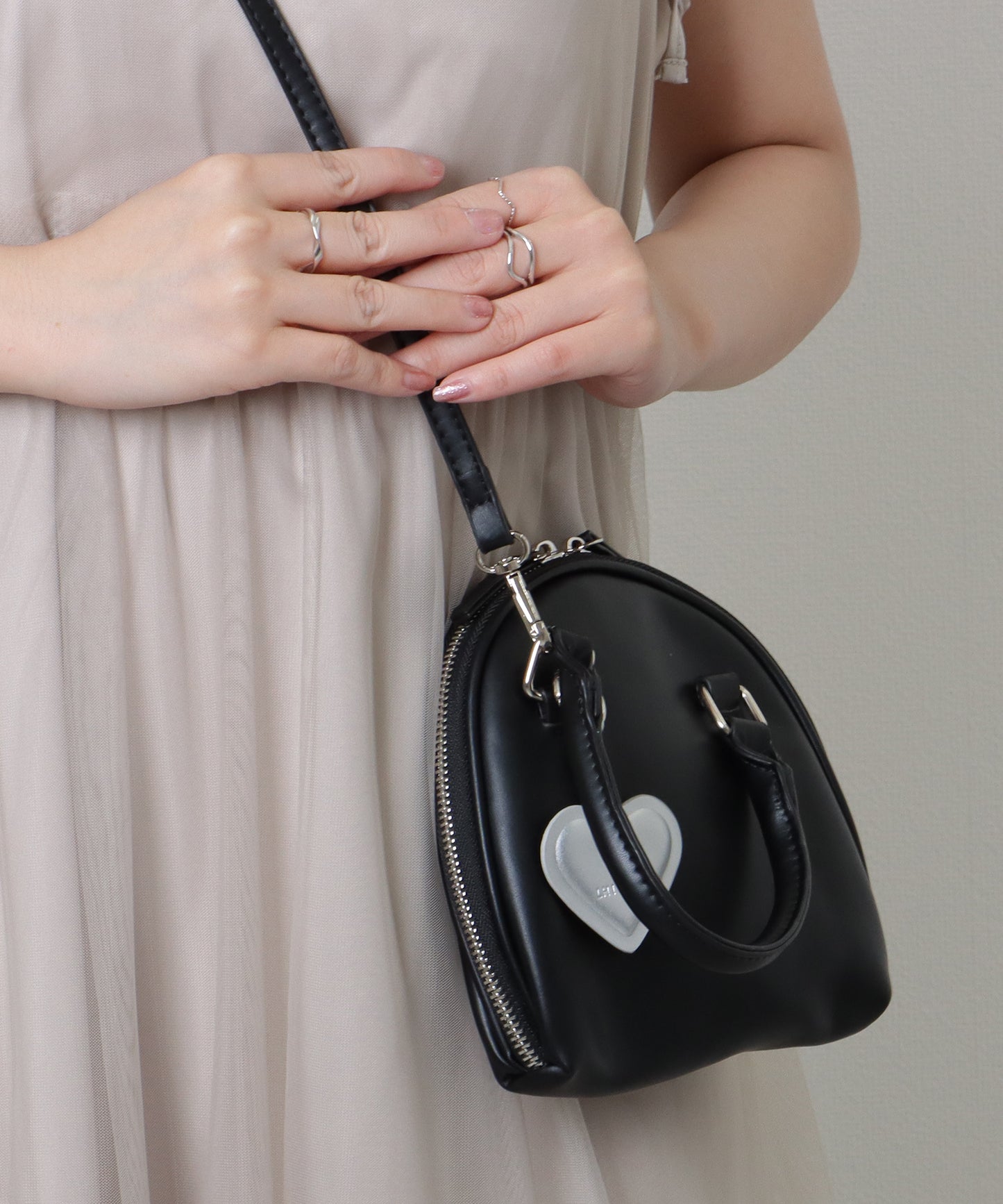 ハートチャーム付き 2WAY ミニ ラウンド ショルダーバッグ