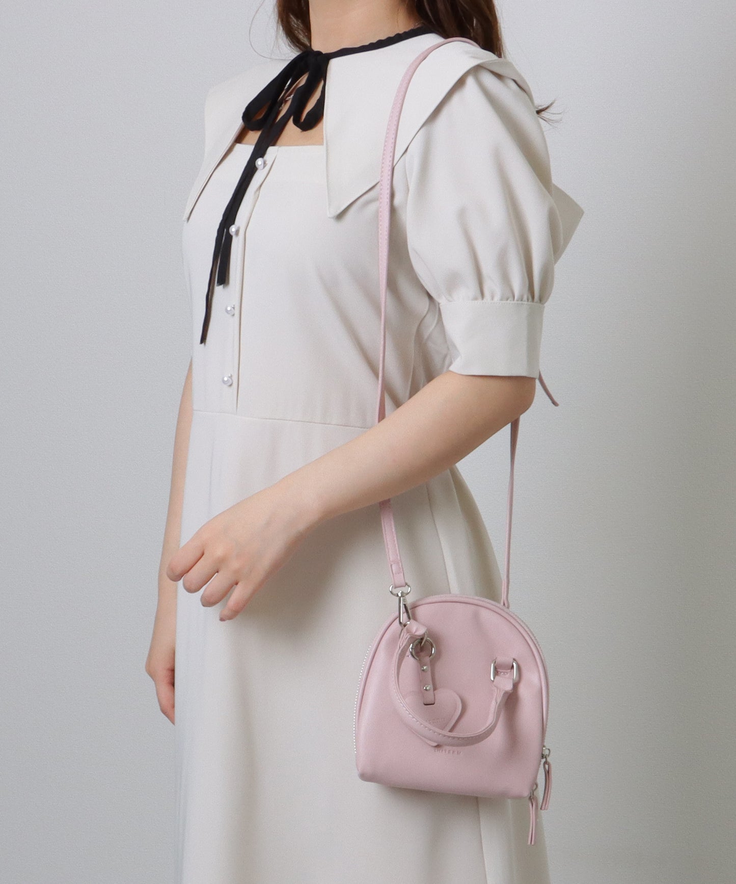 ハートチャーム付き 2WAY ミニ ラウンド ショルダーバッグ