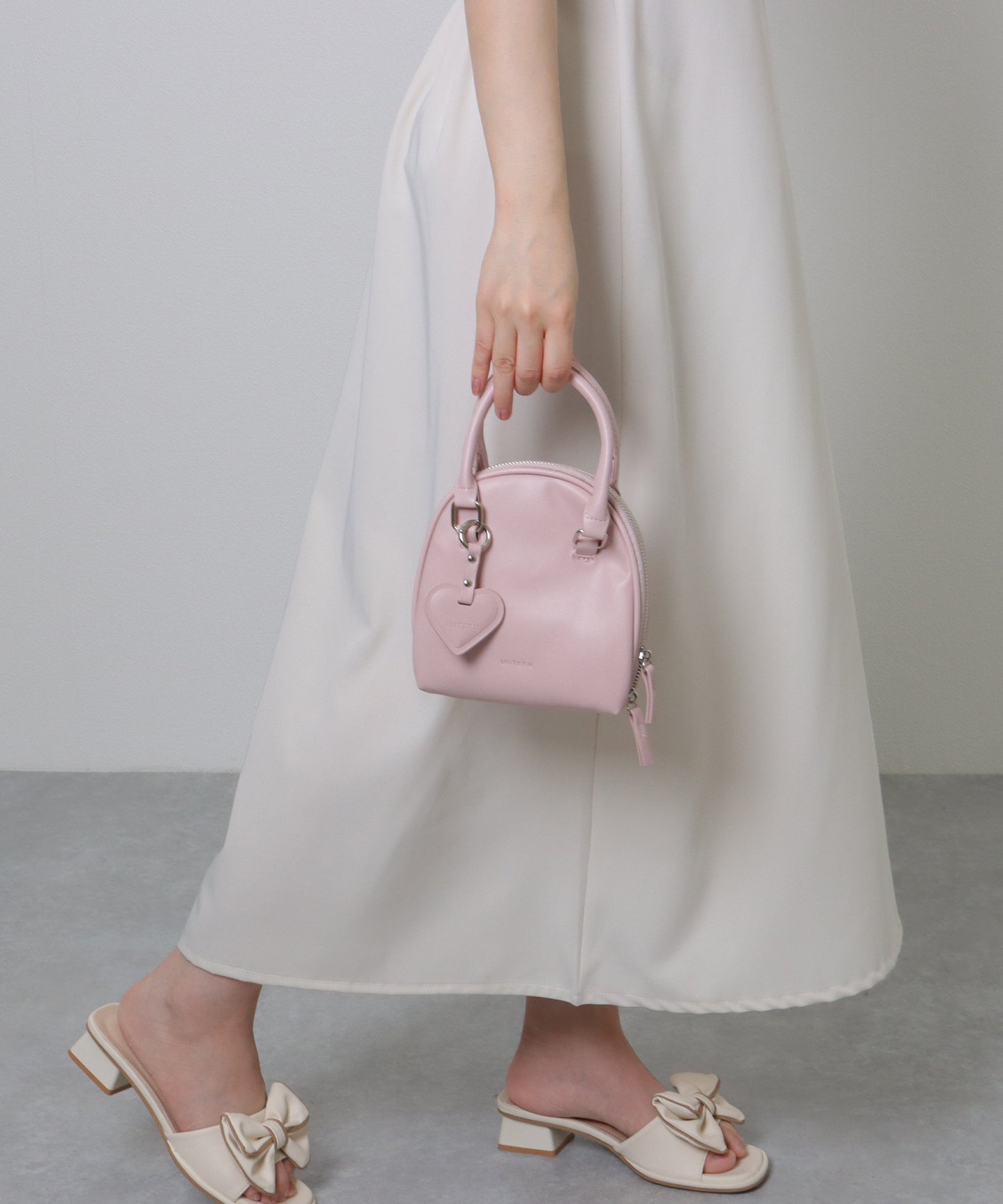 ハートチャーム付き 2WAY ミニ ラウンド ショルダーバッグ