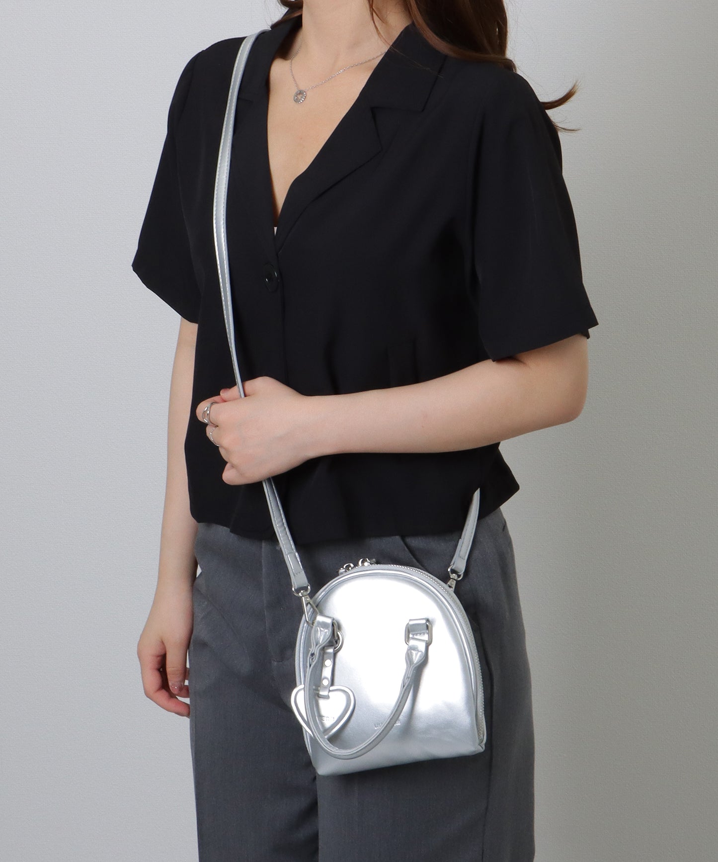 ハートチャーム付き 2WAY ミニ ラウンド ショルダーバッグ