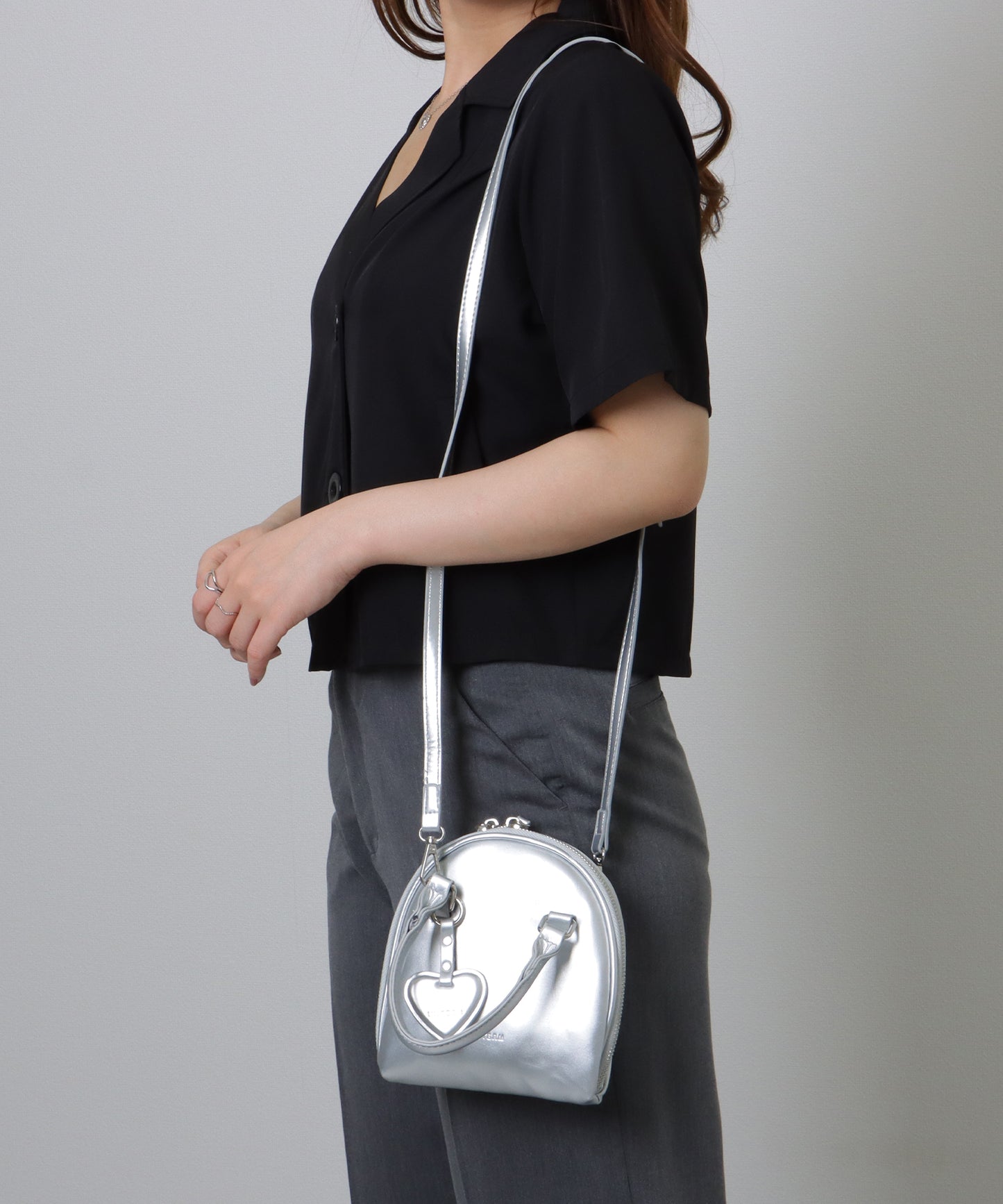 ハートチャーム付き 2WAY ミニ ラウンド ショルダーバッグ