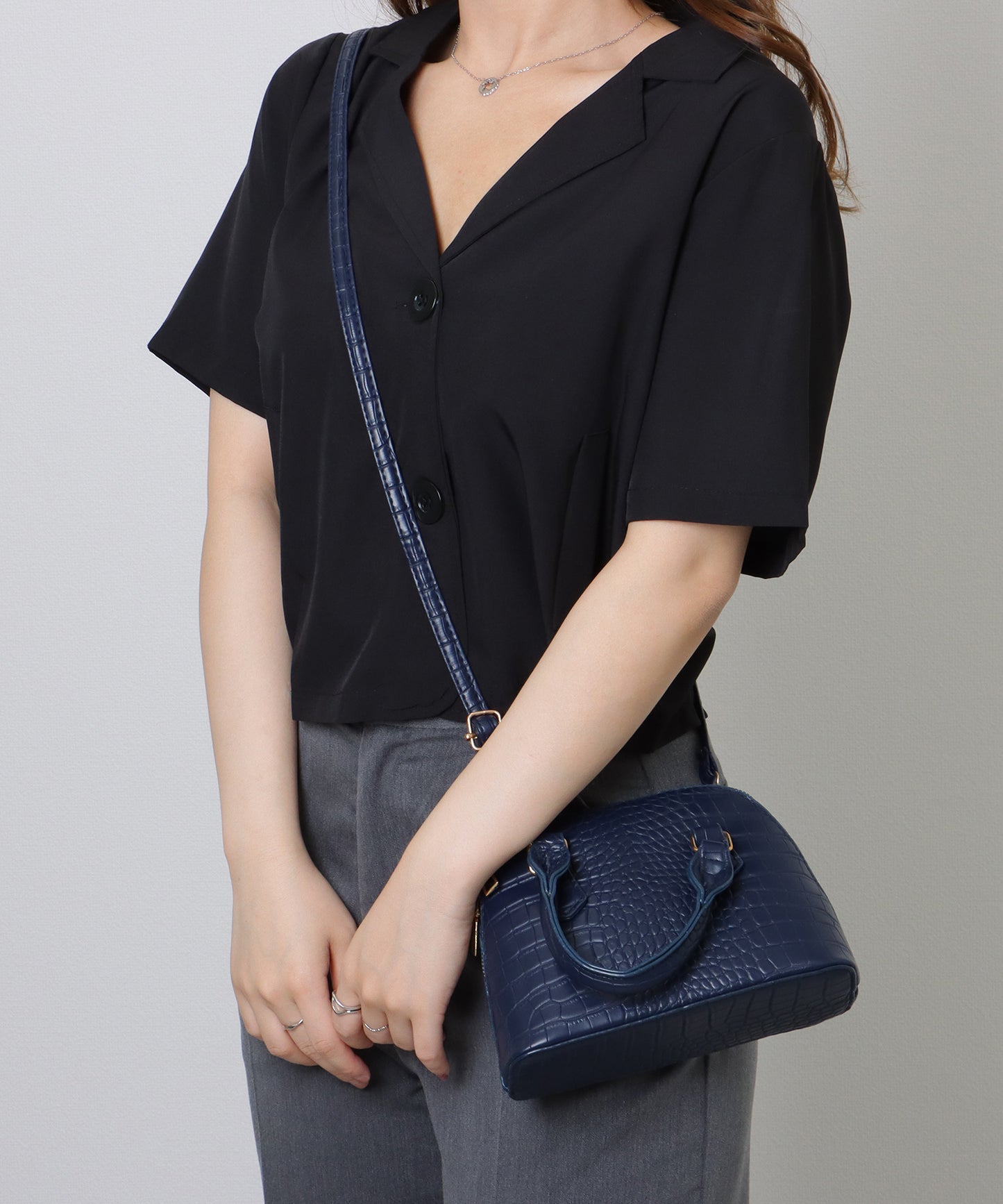 クロコ 型押し コンパクト レザー調 ショルダーバッグ