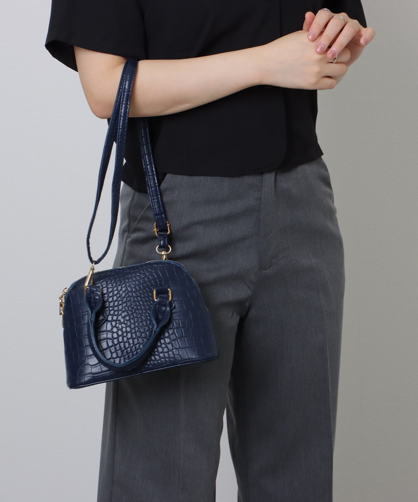 クロコ 型押し コンパクト レザー調 ショルダーバッグ