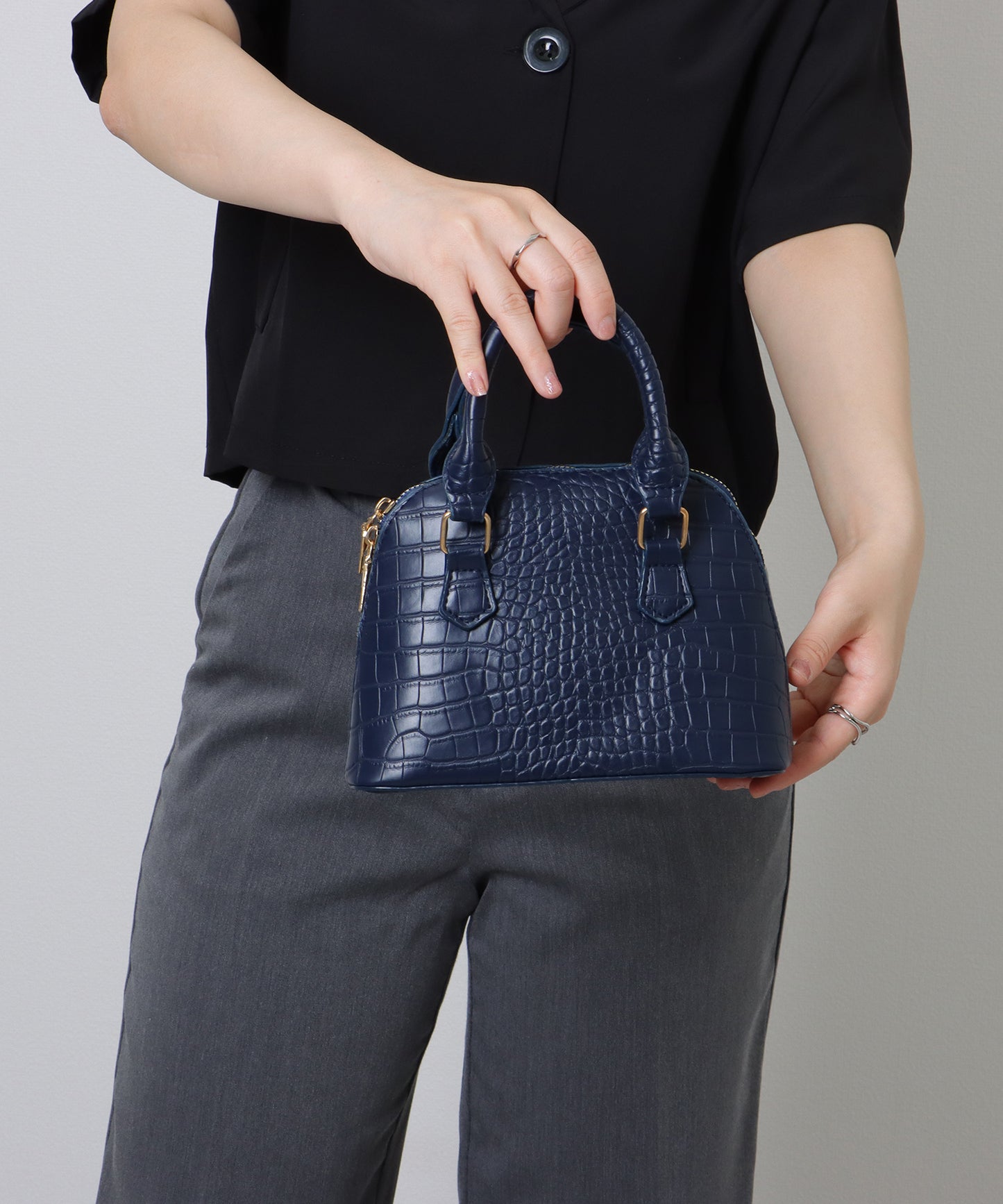 クロコ 型押し コンパクト レザー調 ショルダーバッグ