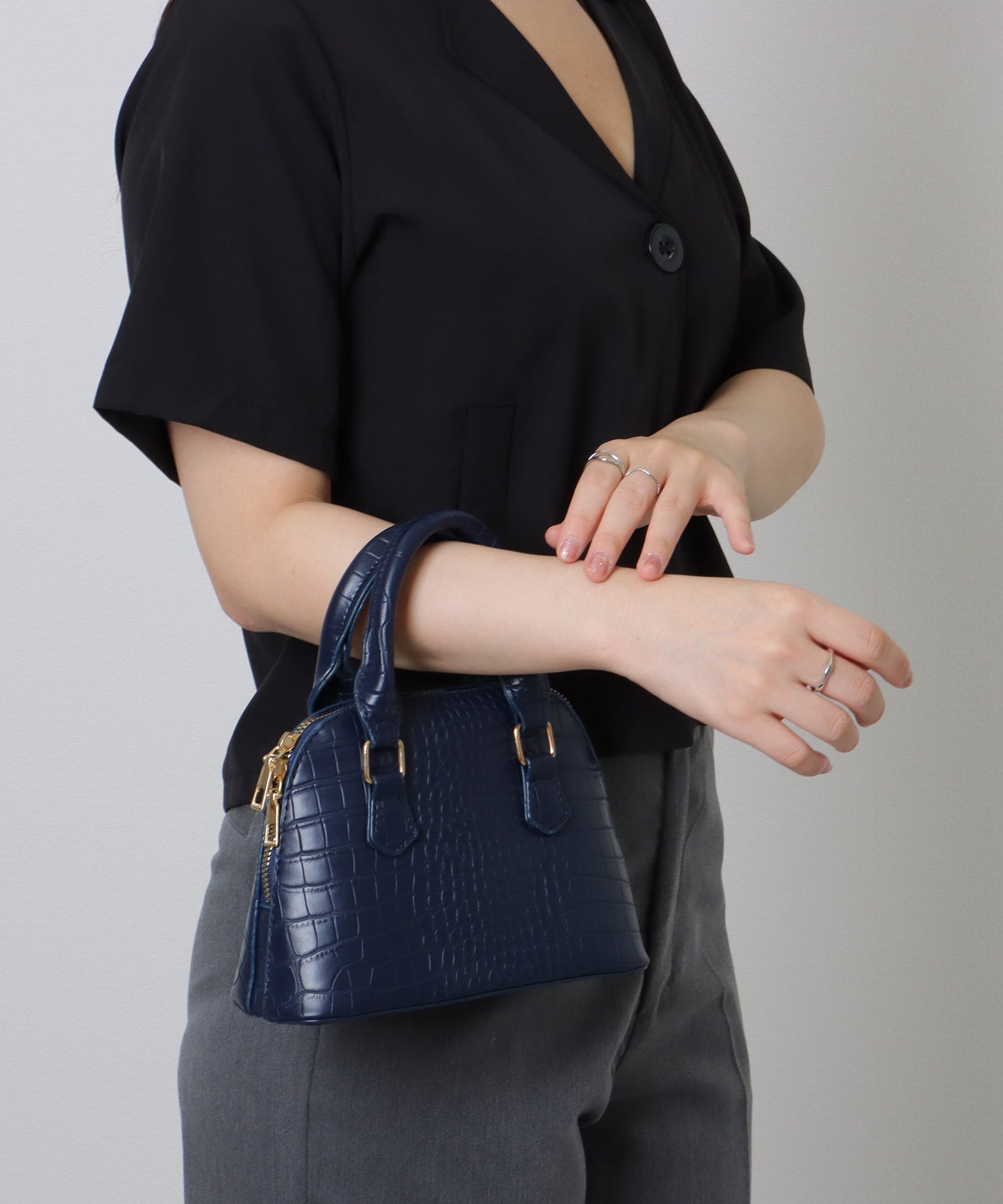 クロコ 型押し コンパクト レザー調 ショルダーバッグ