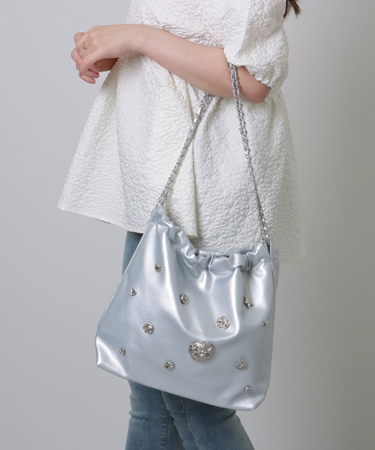 メタリック モチーフ付き 巾着 チェーン ショルダーバッグ