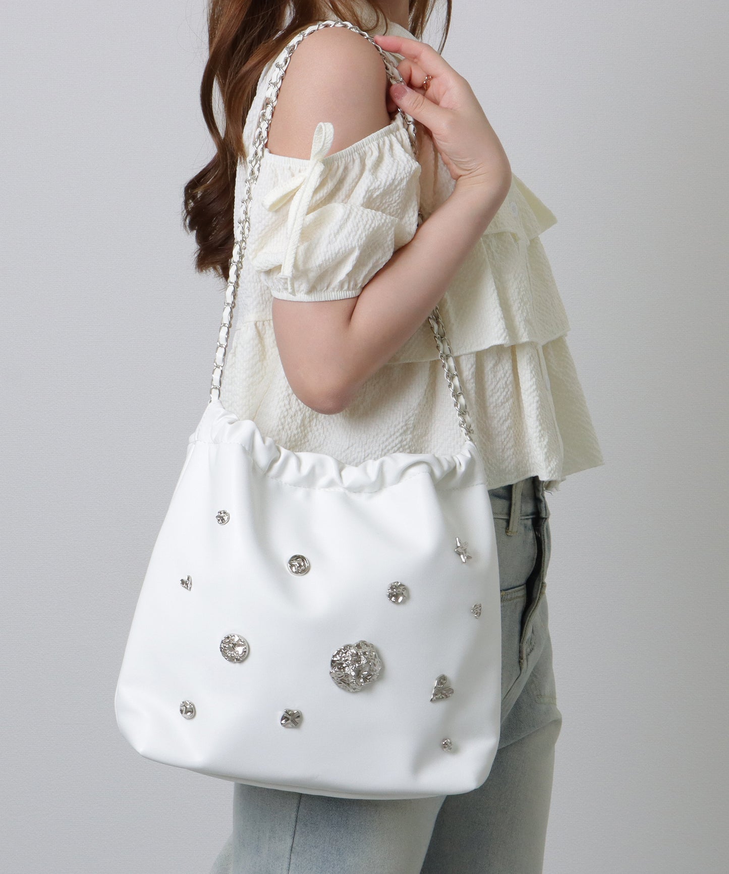 メタリック モチーフ付き 巾着 チェーン ショルダーバッグ