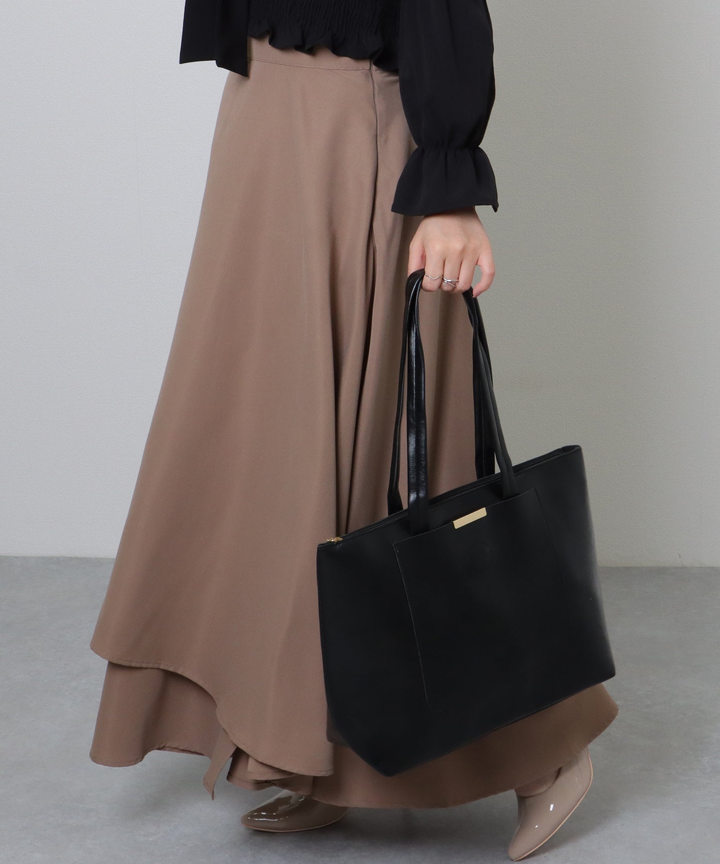 メタリックバー付き レザー調 スクエア ロング トートバッグ