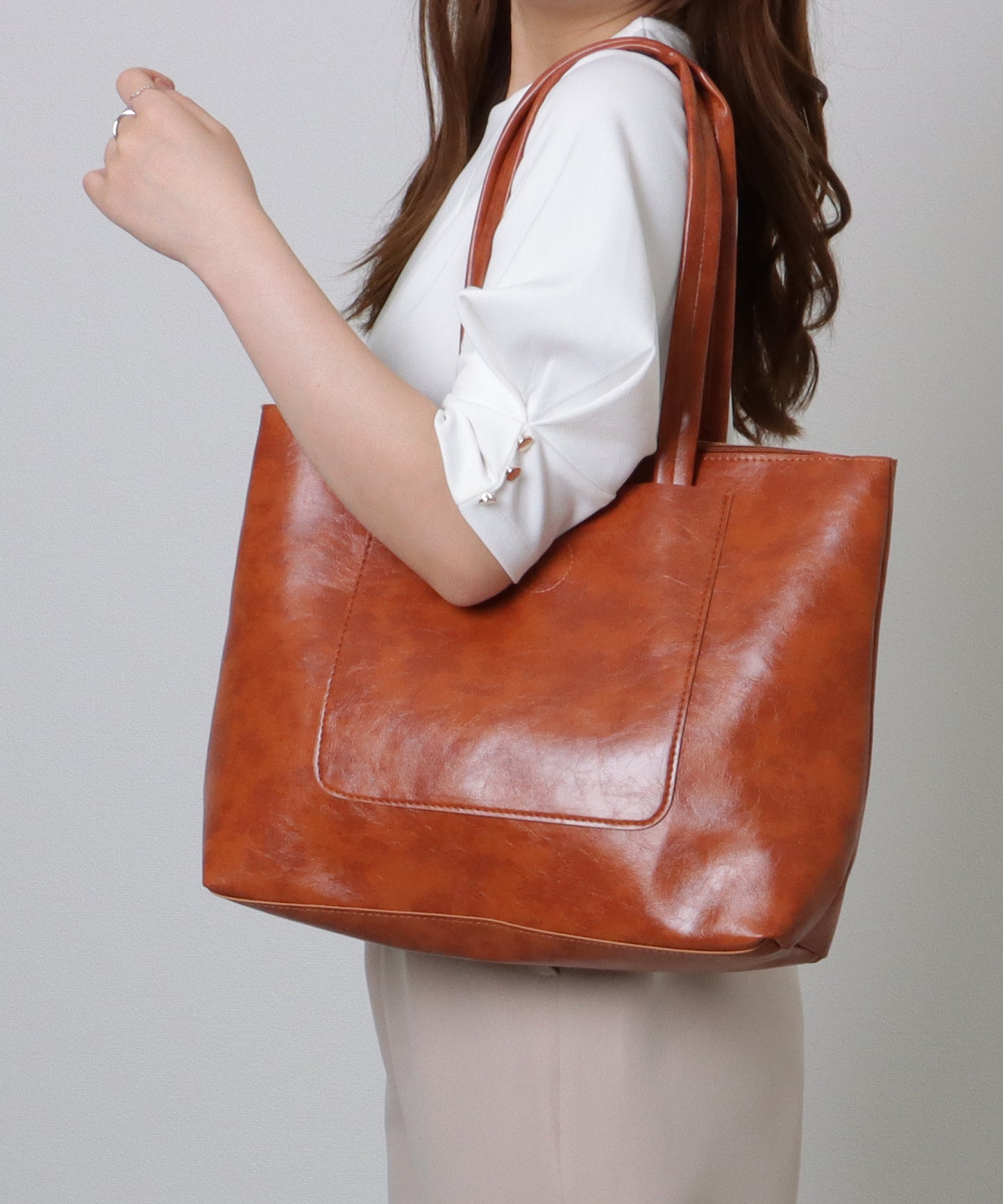 メタリックバー付き レザー調 スクエア ロング トートバッグ