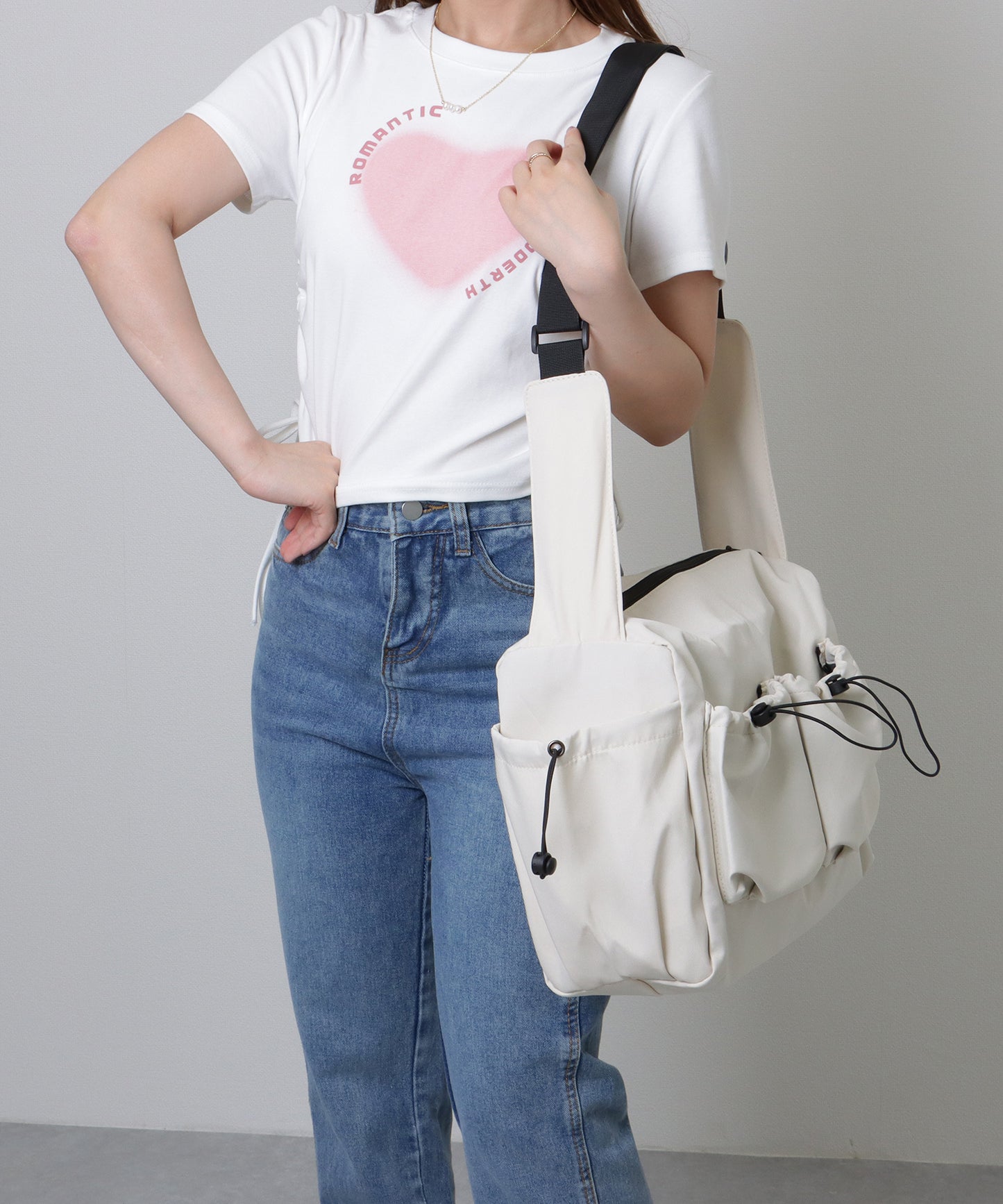 ソリッドカラー ドローコード付き 多ポケット ショルダーバッグ