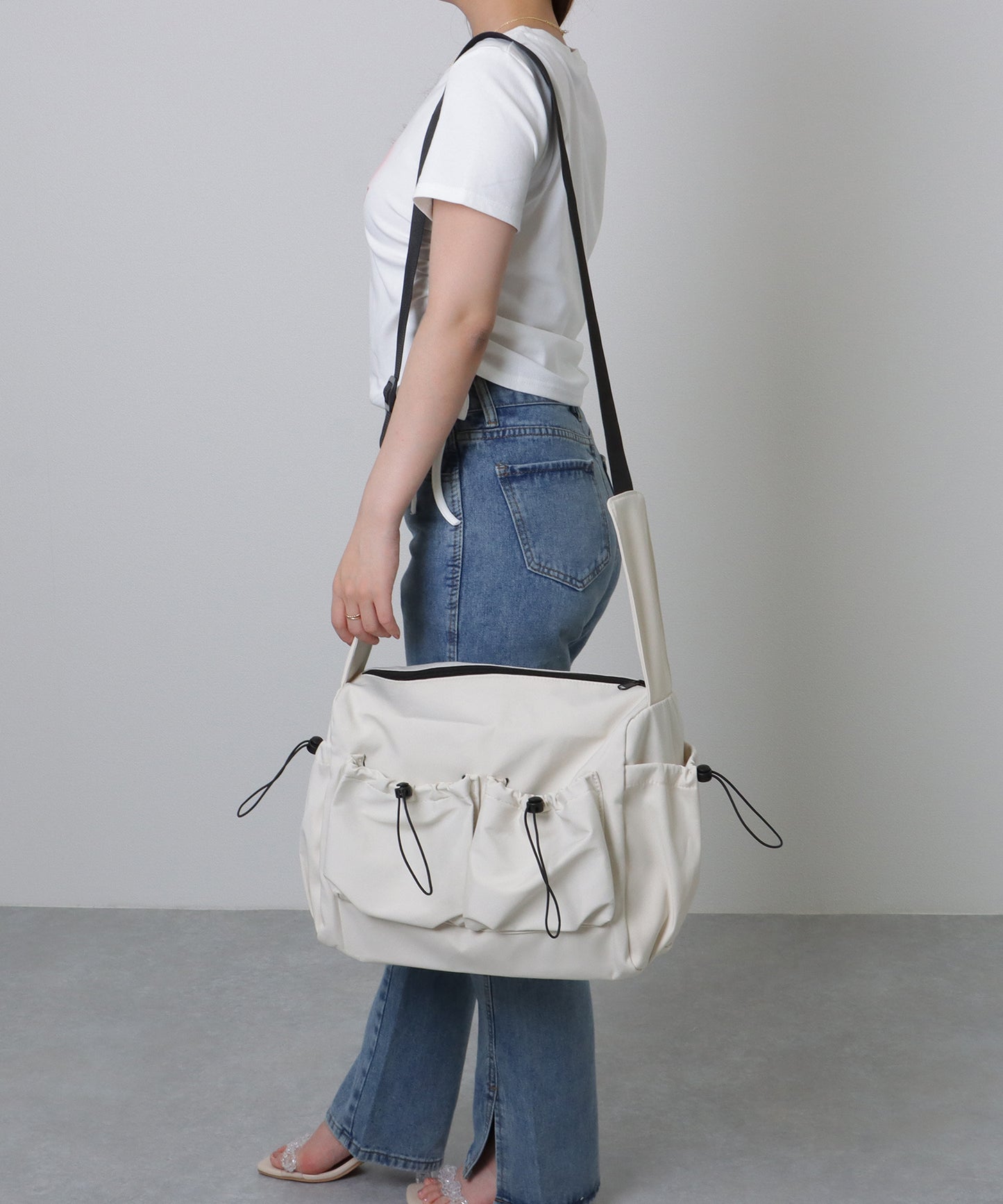 ソリッドカラー ドローコード付き 多ポケット ショルダーバッグ