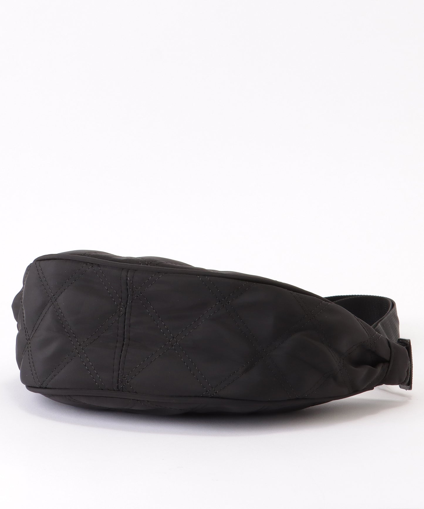 ソリッドカラー ハーフムーン ダイヤ ステッチ ショルダーバッグ