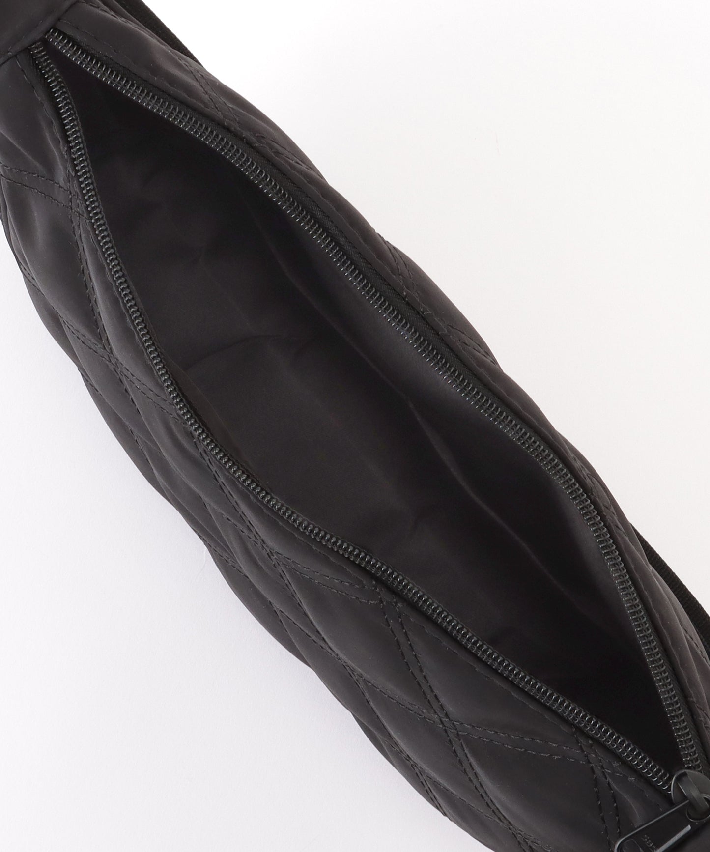 ソリッドカラー ハーフムーン ダイヤ ステッチ ショルダーバッグ