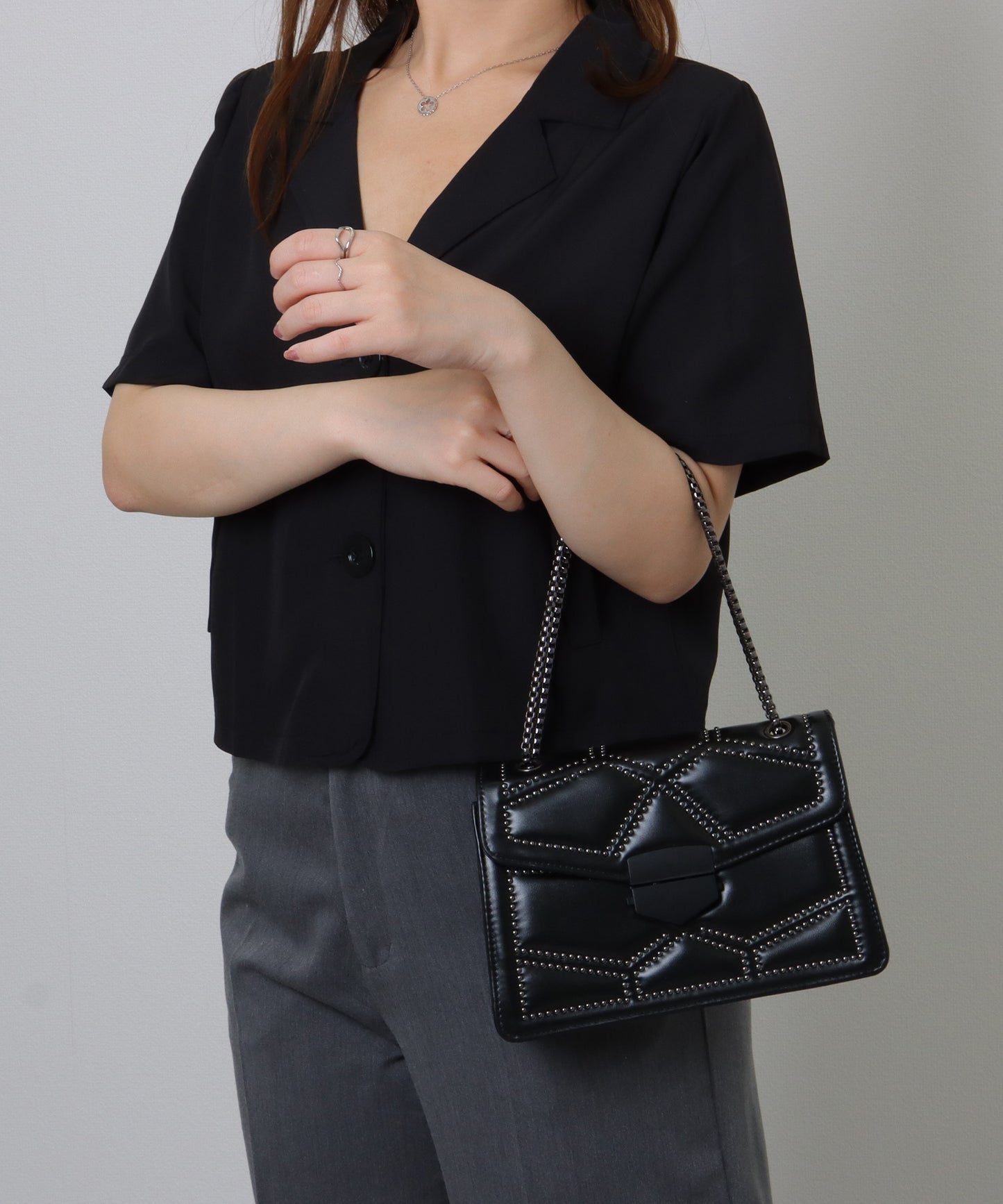 スタッズ スクエア チェーン ショルダーバッグ