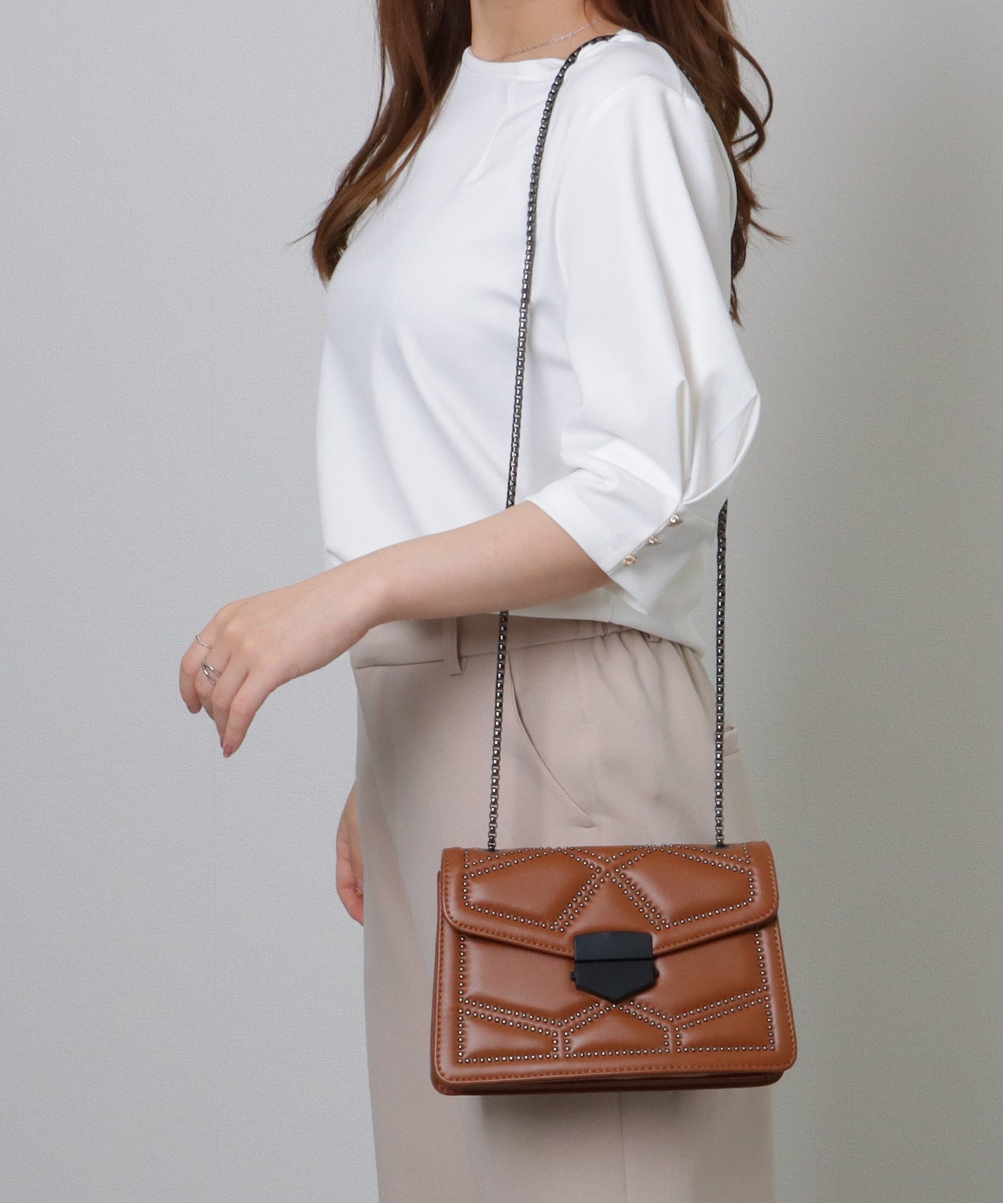 スタッズ スクエア チェーン ショルダーバッグ