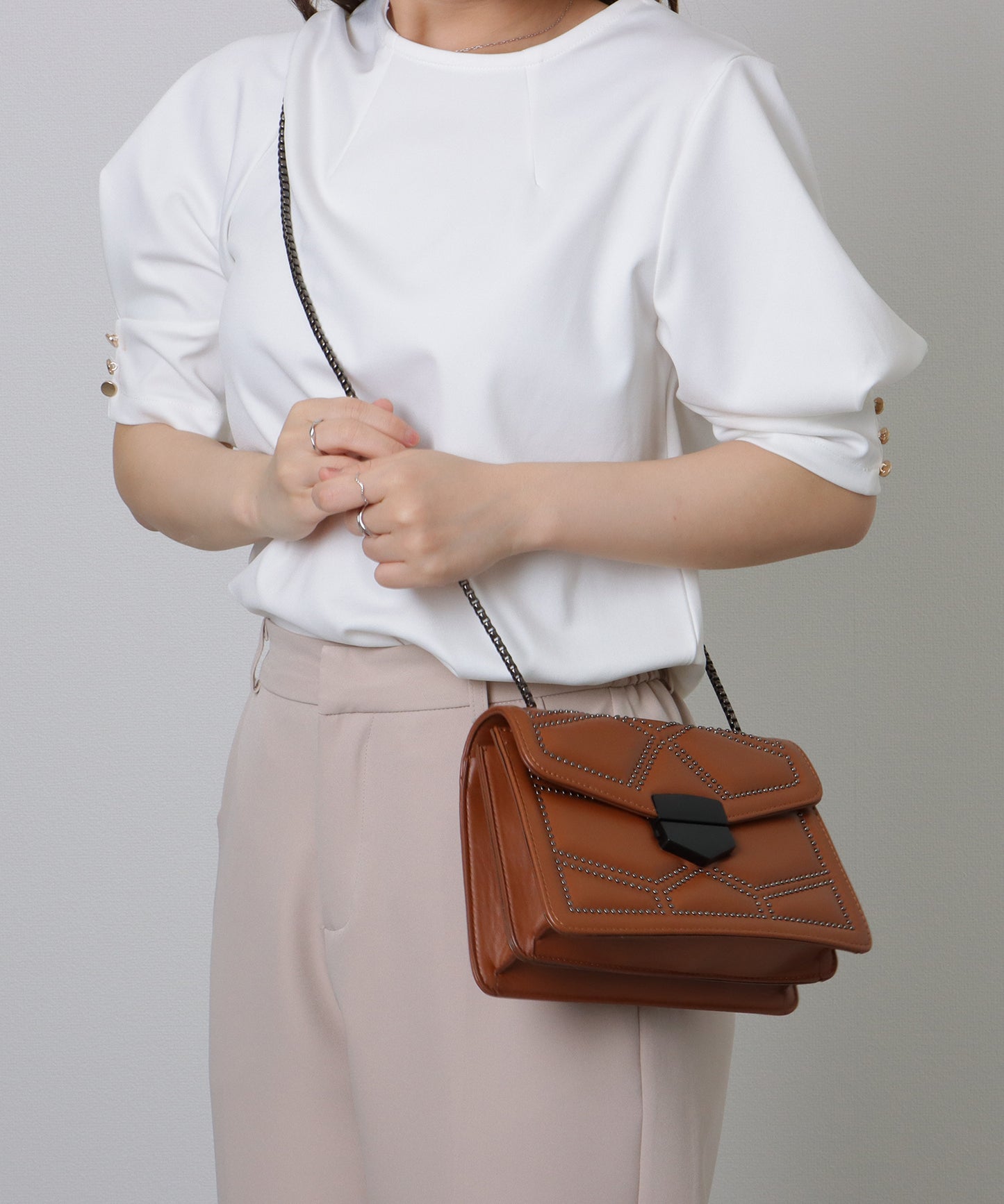 スタッズ スクエア チェーン ショルダーバッグ