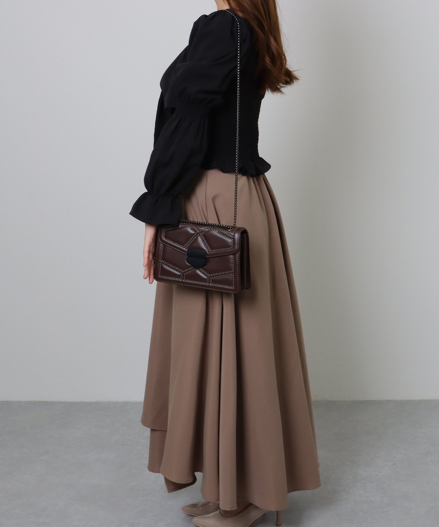 スタッズ スクエア チェーン ショルダーバッグ