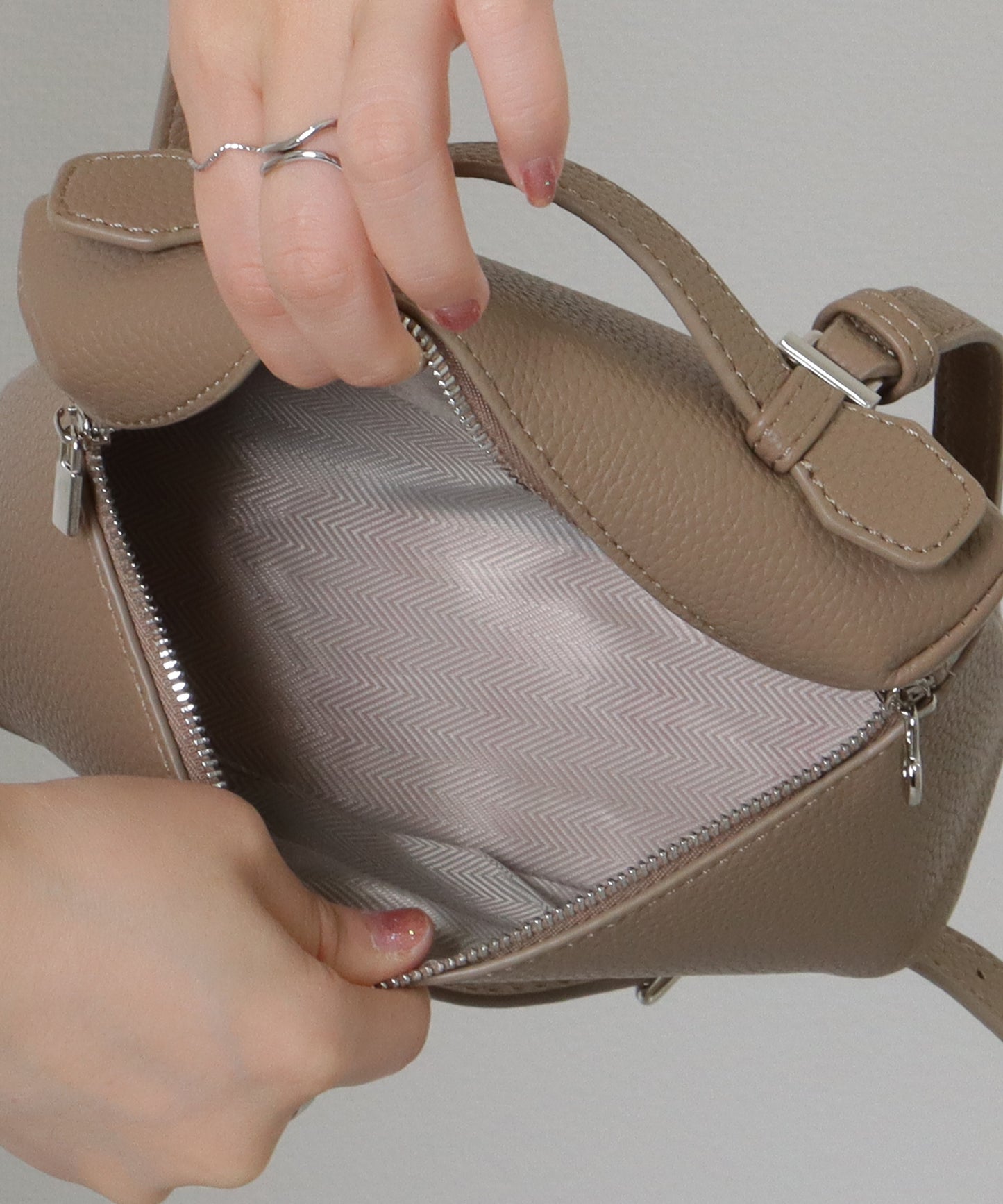 スクエア 2WAY コンパクト ショルダーバッグ