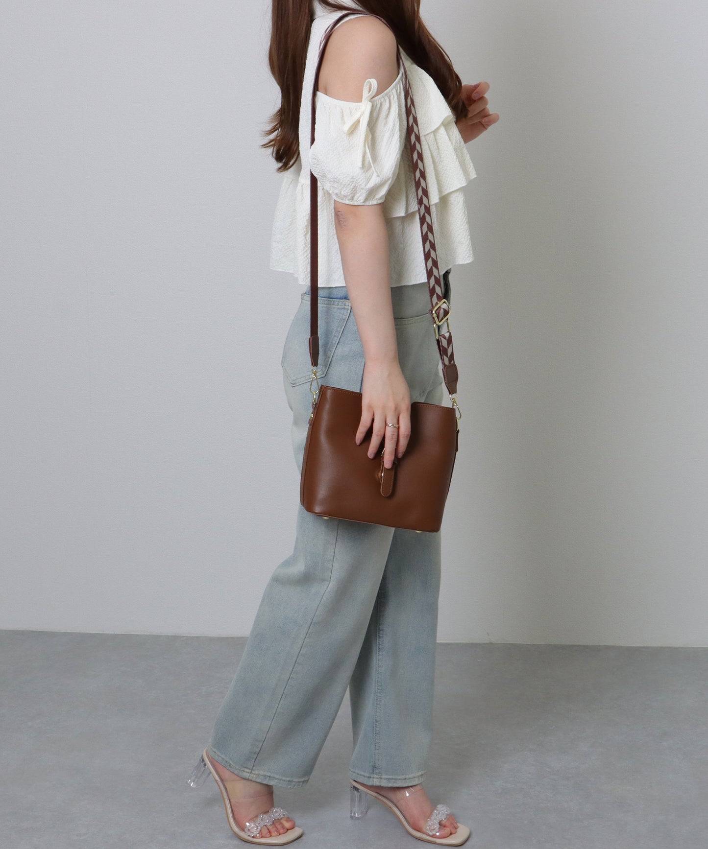 ヘリンボーン ベルト付き スクエア ショルダーバッグ