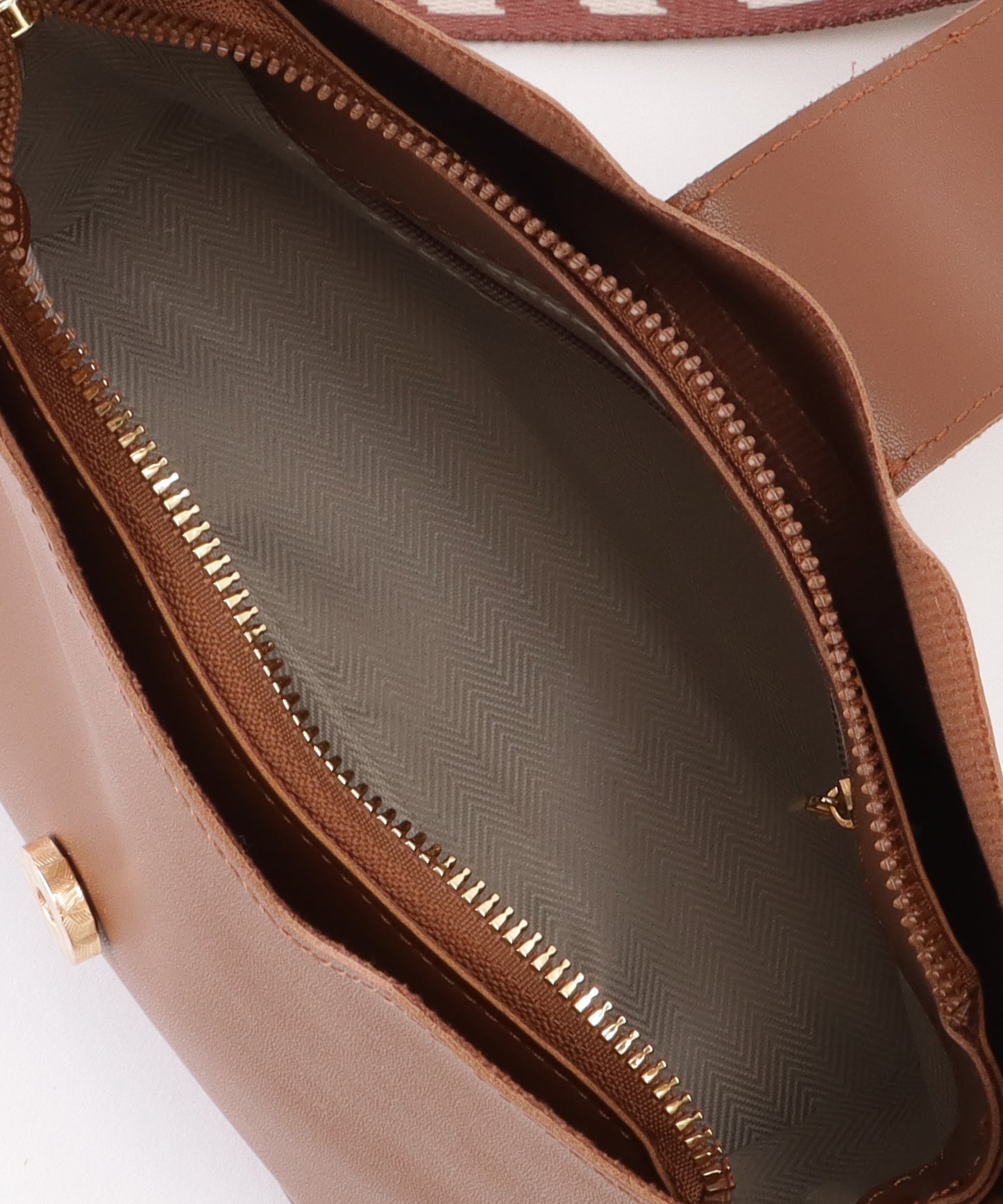 ヘリンボーン ベルト付き スクエア ショルダーバッグ