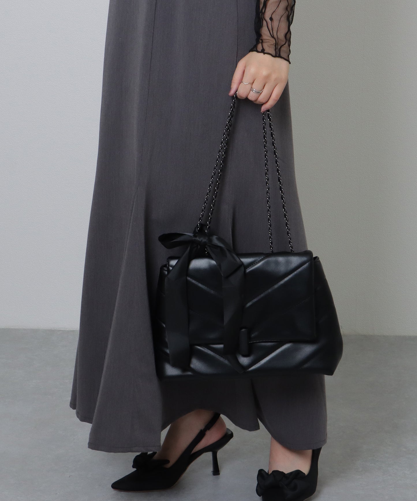 リボン付き Vステッチ スクエア チェーン ショルダーバッグ