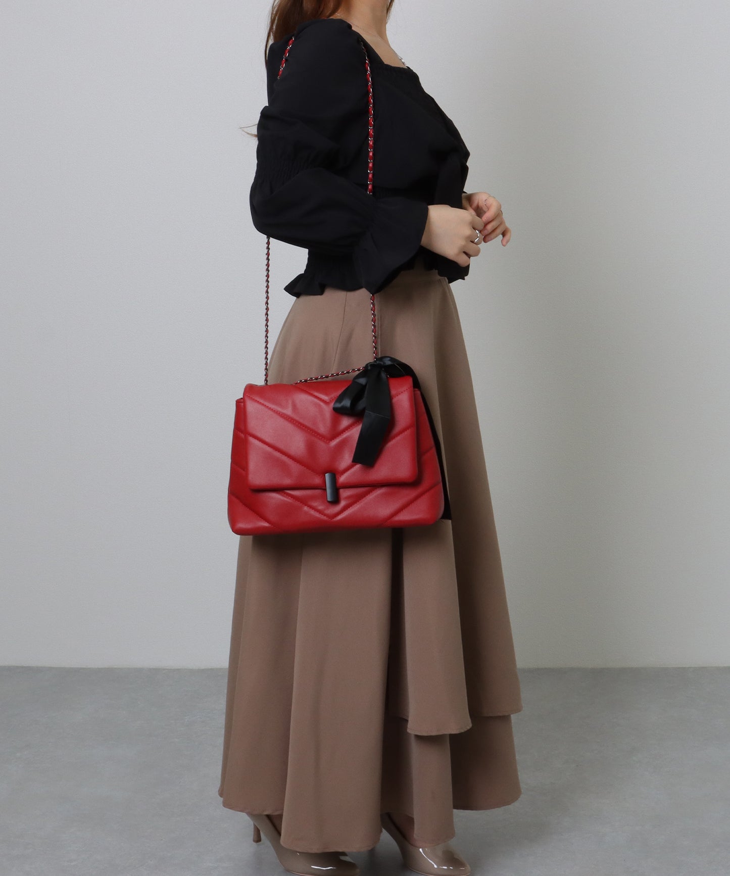 リボン付き Vステッチ スクエア チェーン ショルダーバッグ