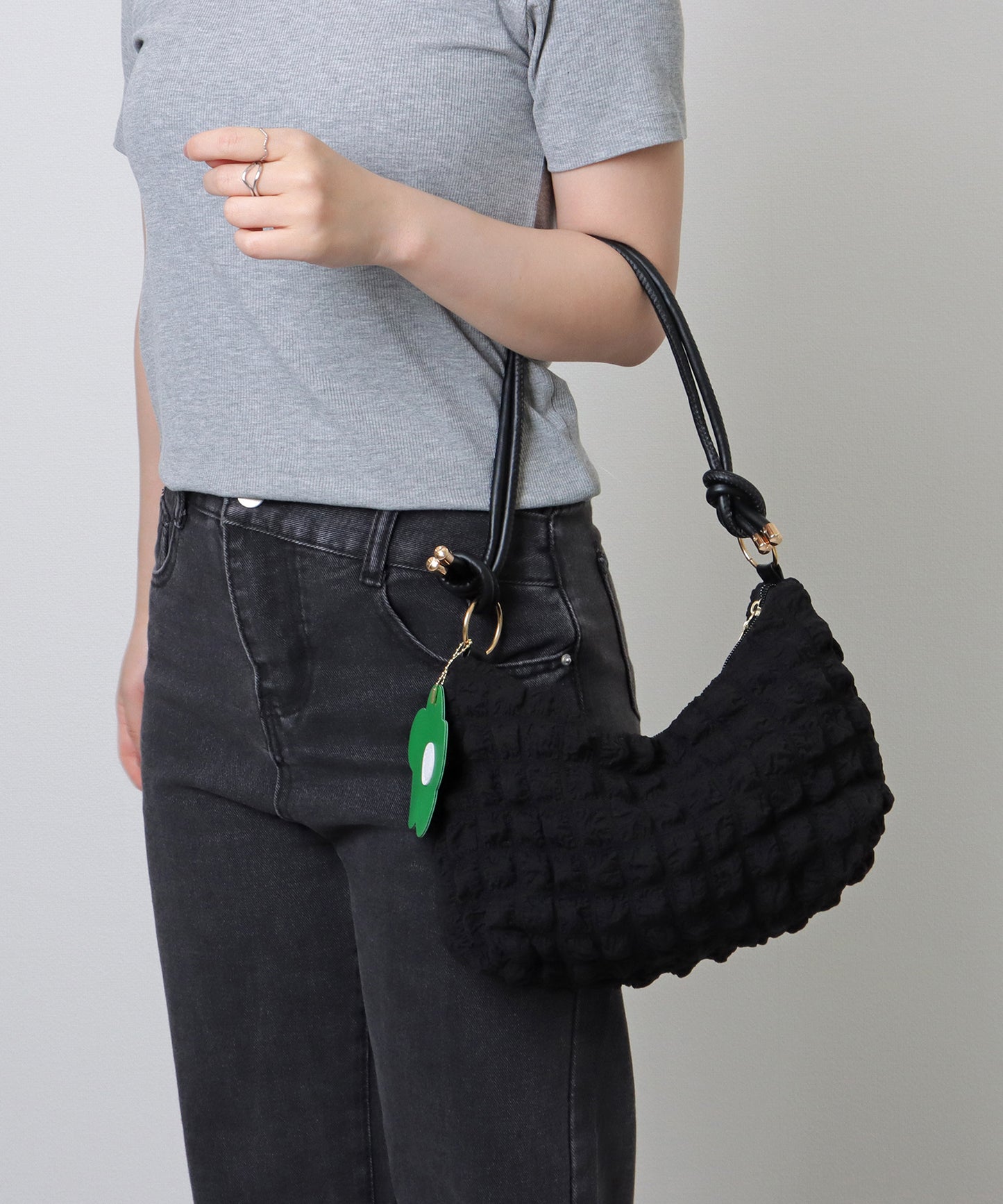 フラワー チャーム付き バイカラー ぽこぽこ 2WAY ショルダーバッグ