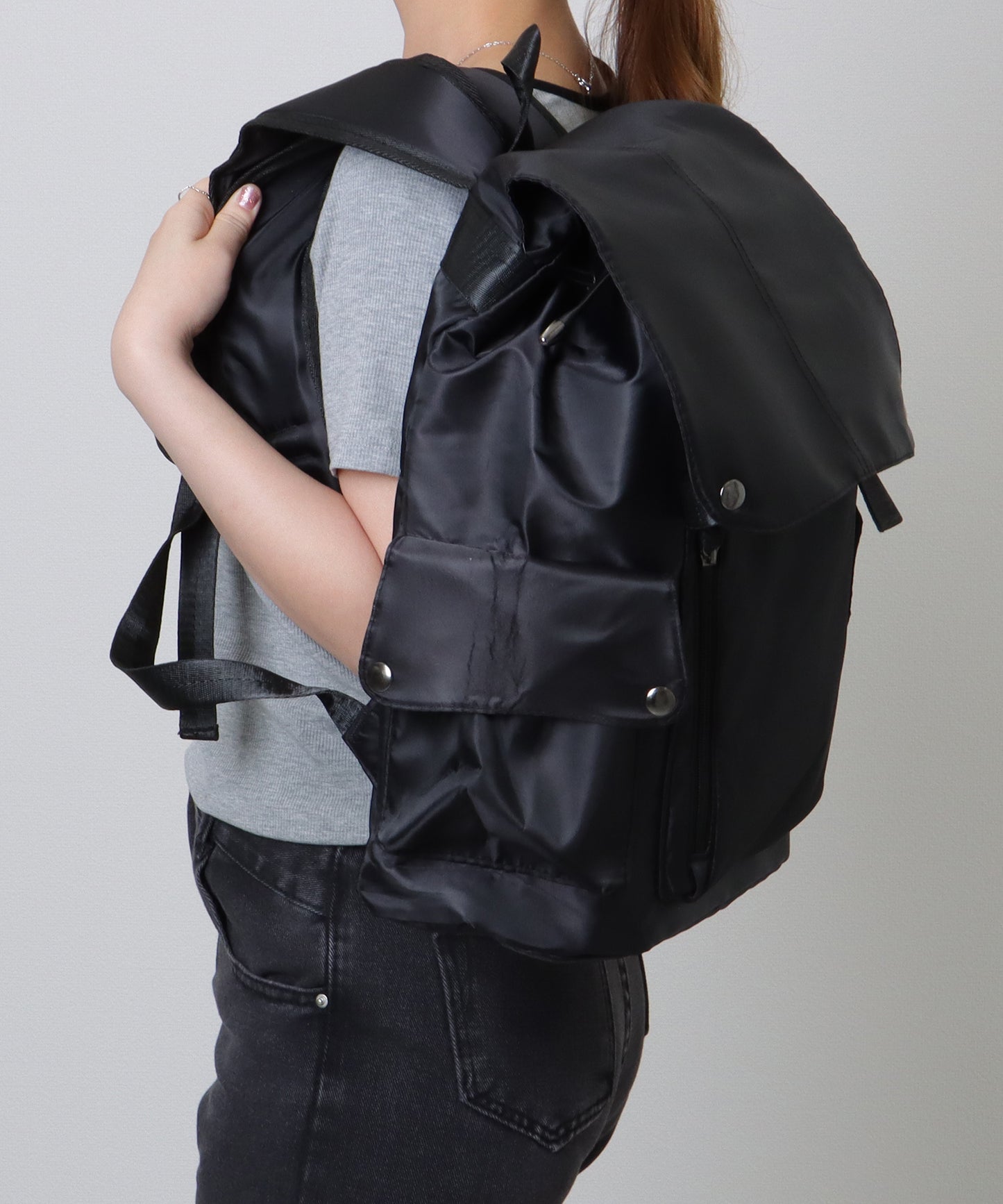 ソリッドカラー ユニセックス 大容量 多ポケット バックパック