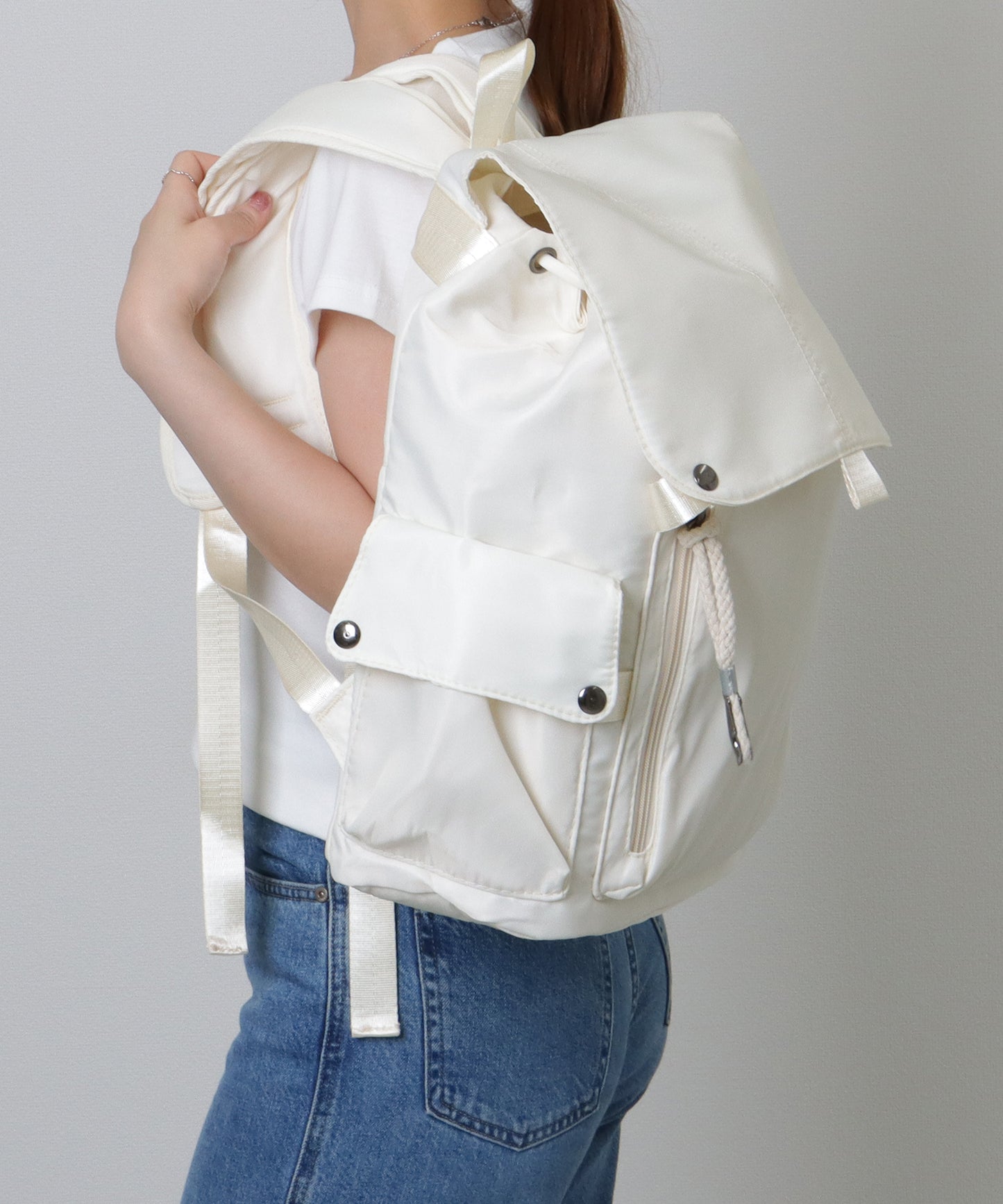 ソリッドカラー ユニセックス 大容量 多ポケット バックパック