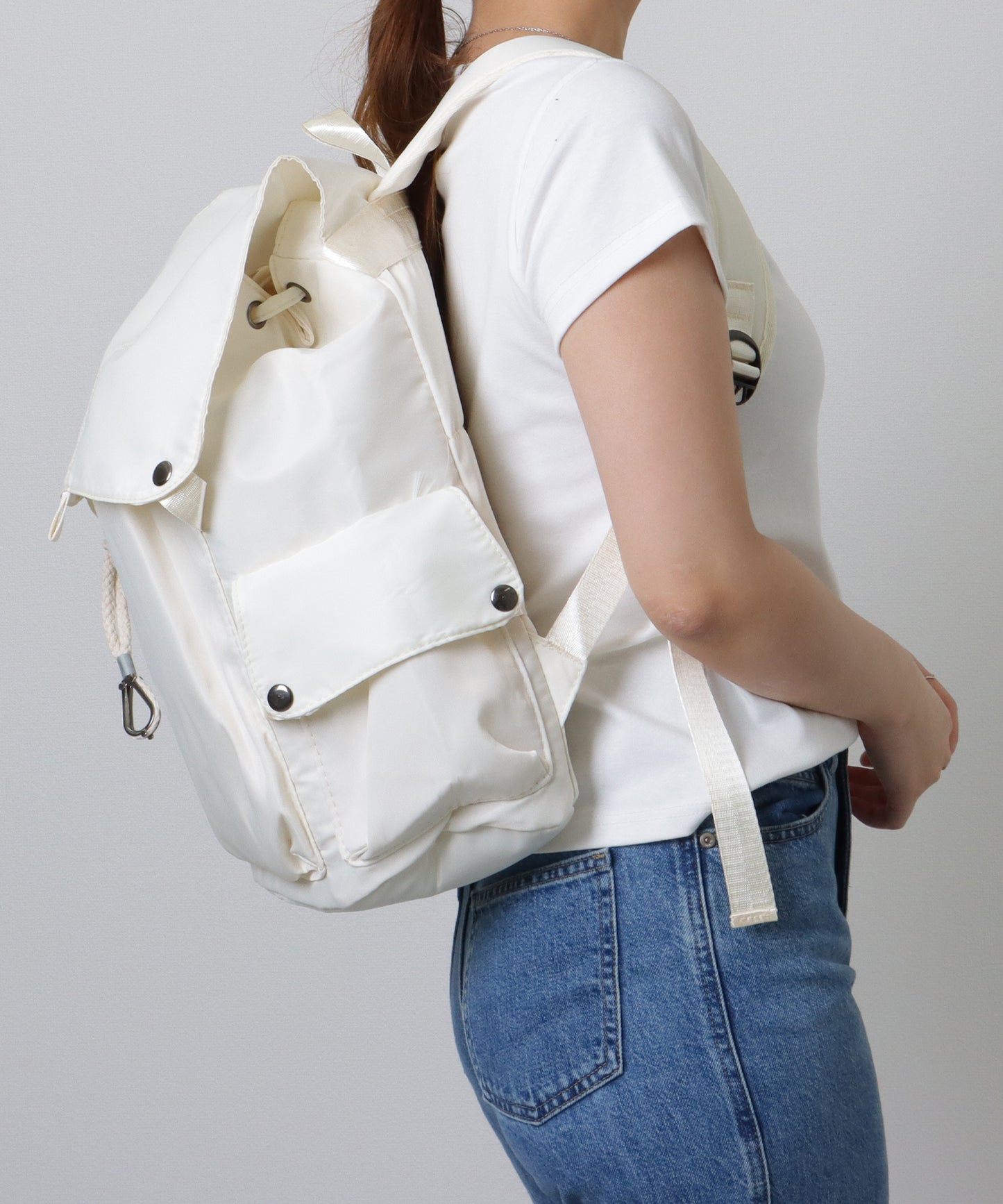 ソリッドカラー ユニセックス 大容量 多ポケット バックパック