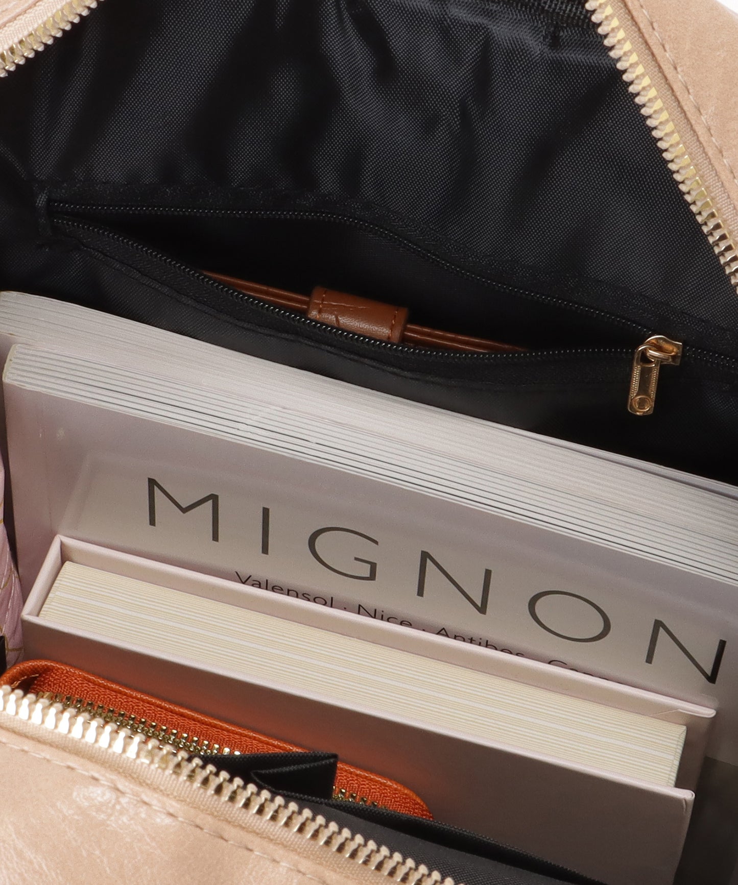 ラウンドファスナー 多ポケット スクエア リュックサック