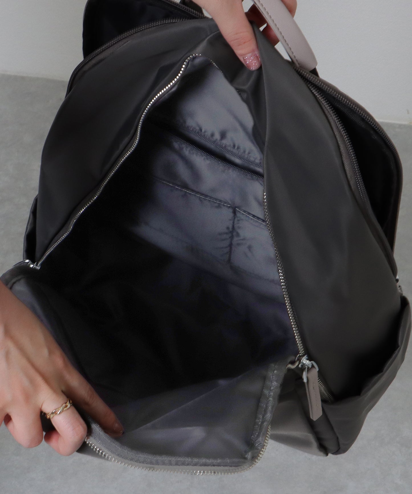 キャリーオン ベルト付き オックスフォード生地 スクエア リュックサック