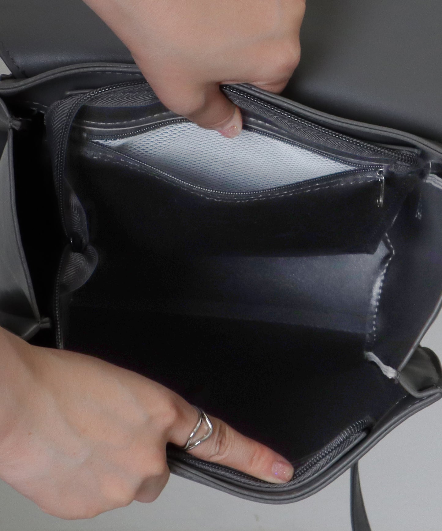 2WAY レザー調 スクエア フラップ バック