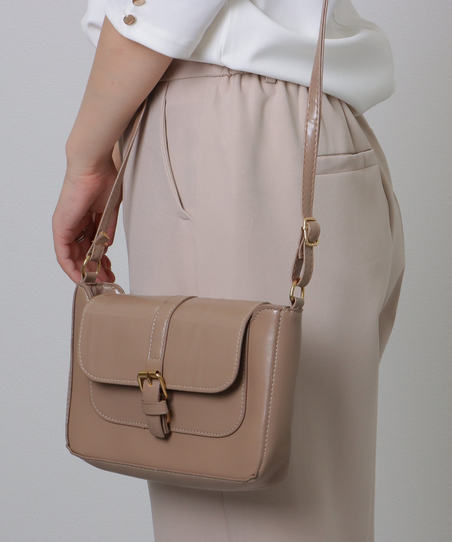 スクール風 スクエア ベルト ショルダーバッグ