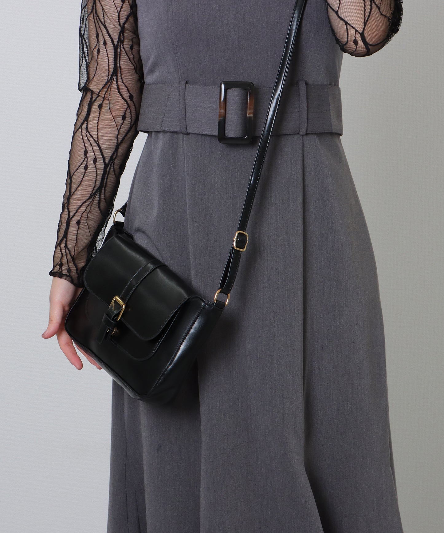 スクール風 スクエア ベルト ショルダーバッグ