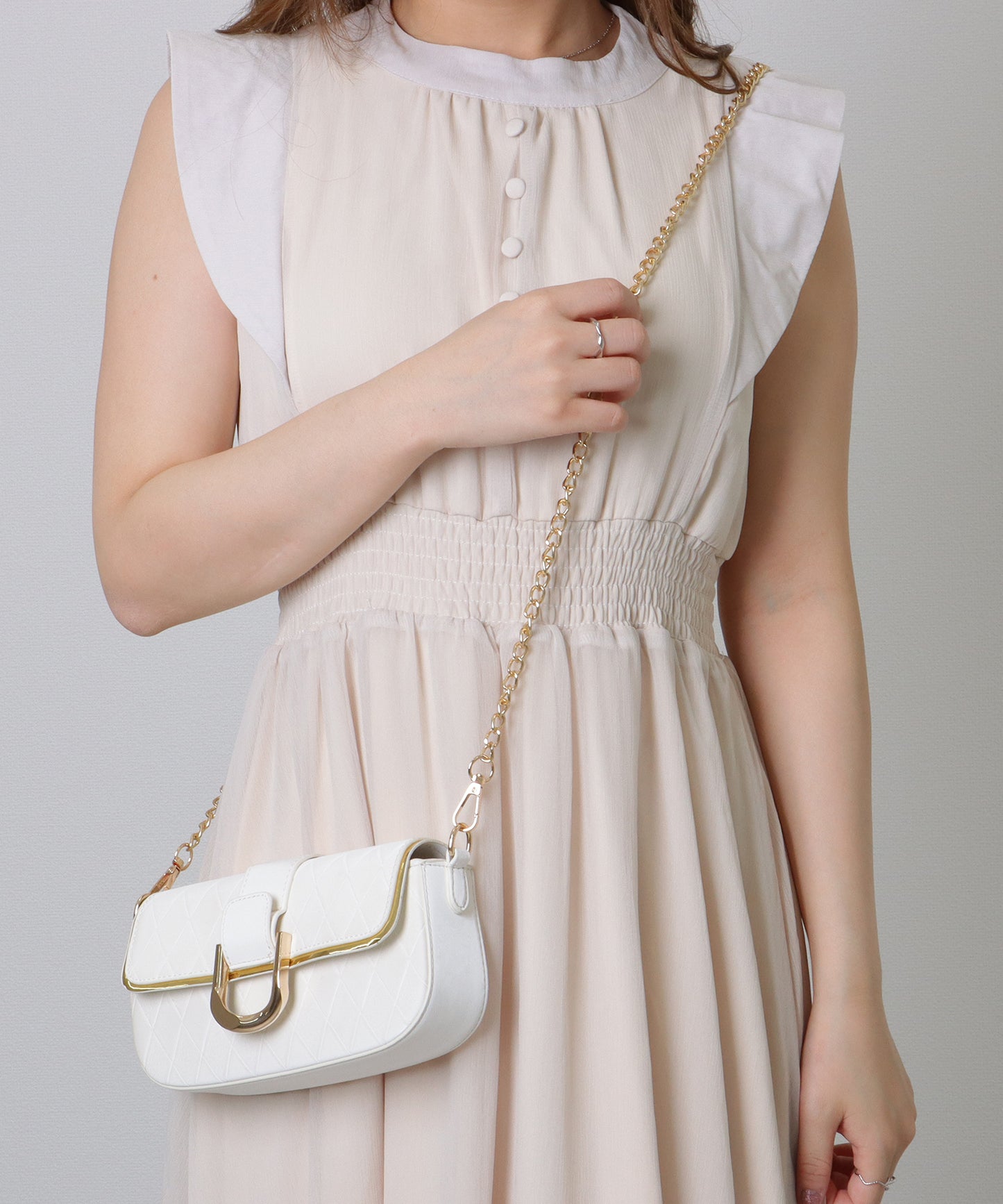 ダイヤ柄 メタリック ラウンド チェーン バッグ