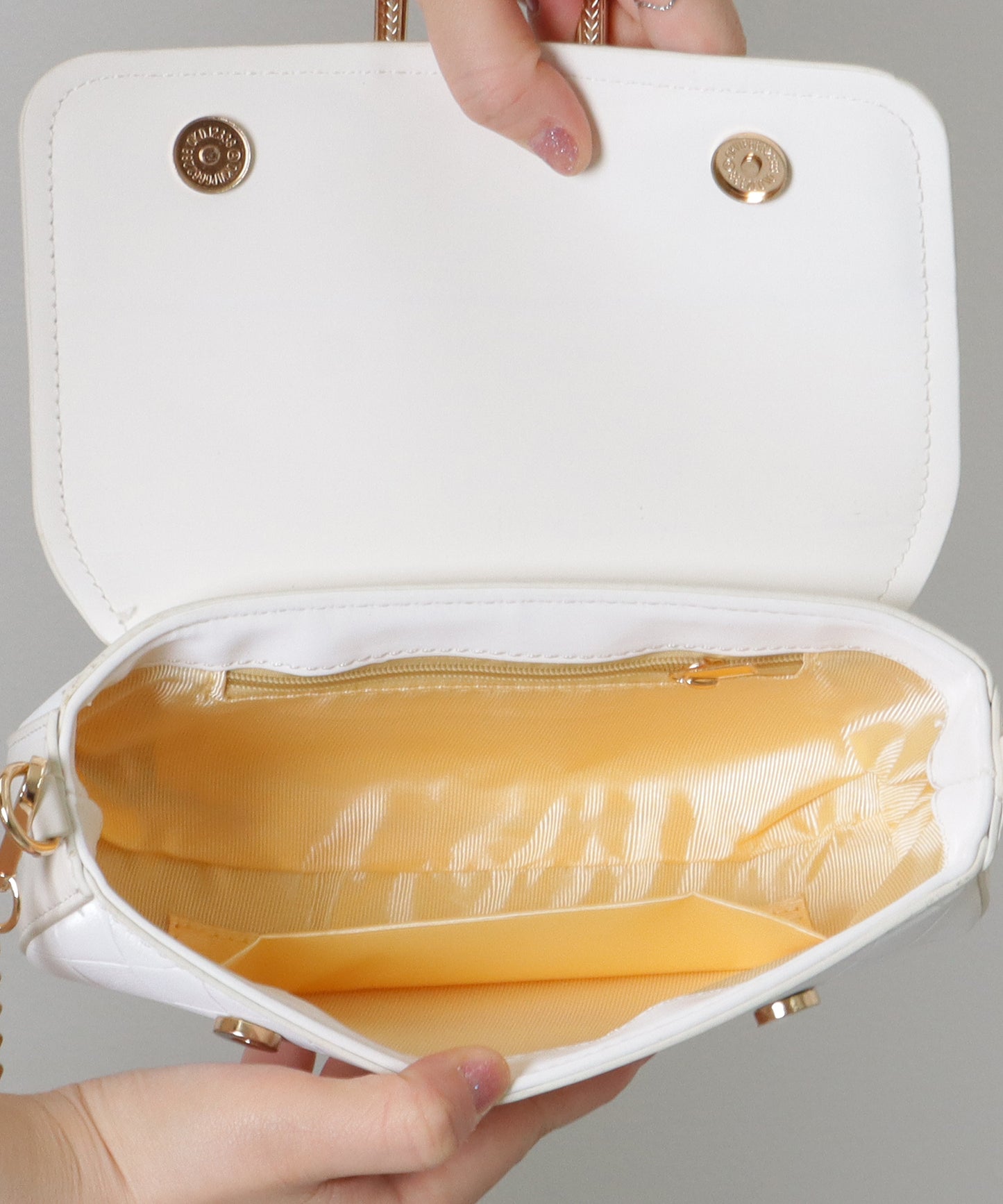 ダイヤ柄 メタリック ラウンド チェーン バッグ