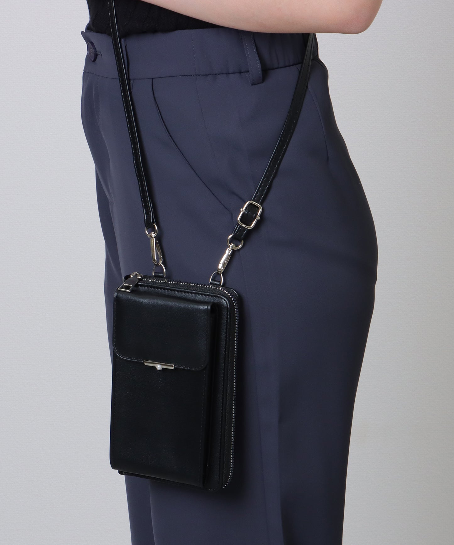 パールモチーフ付き スクエア ウォレット バッグ