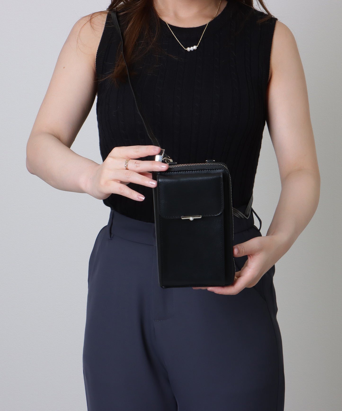 パールモチーフ付き スクエア ウォレット バッグ