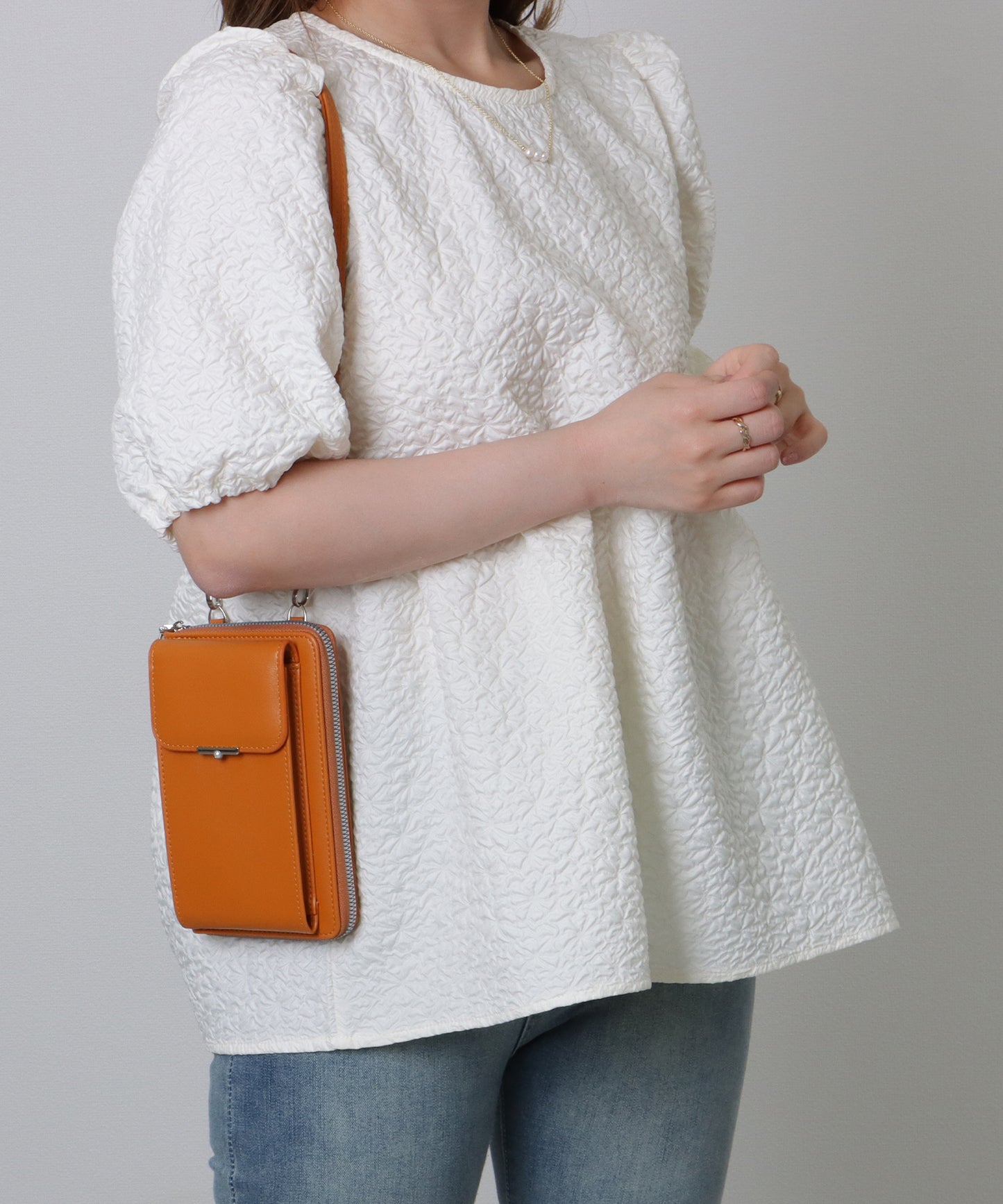 パールモチーフ付き スクエア ウォレット バッグ