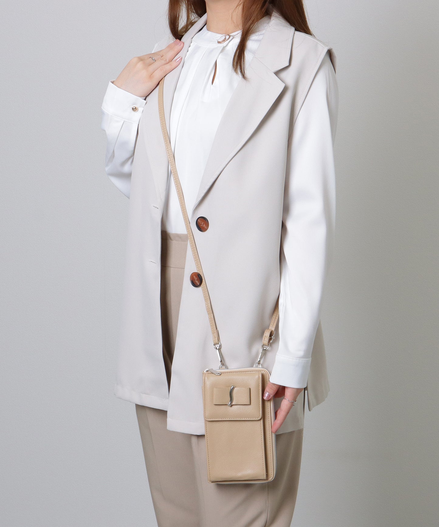 メタリック ウエーブモチーフ付き スクエア ウォレット バッグ