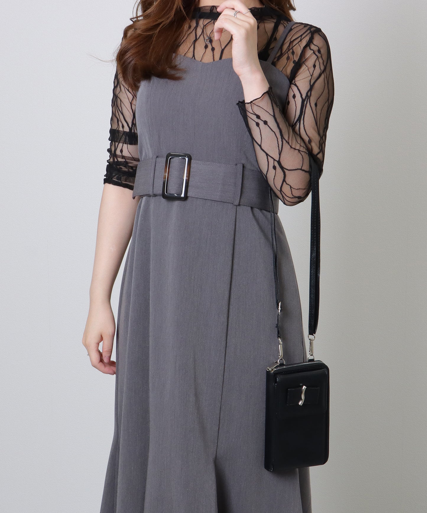 メタリック ウエーブモチーフ付き スクエア ウォレット バッグ