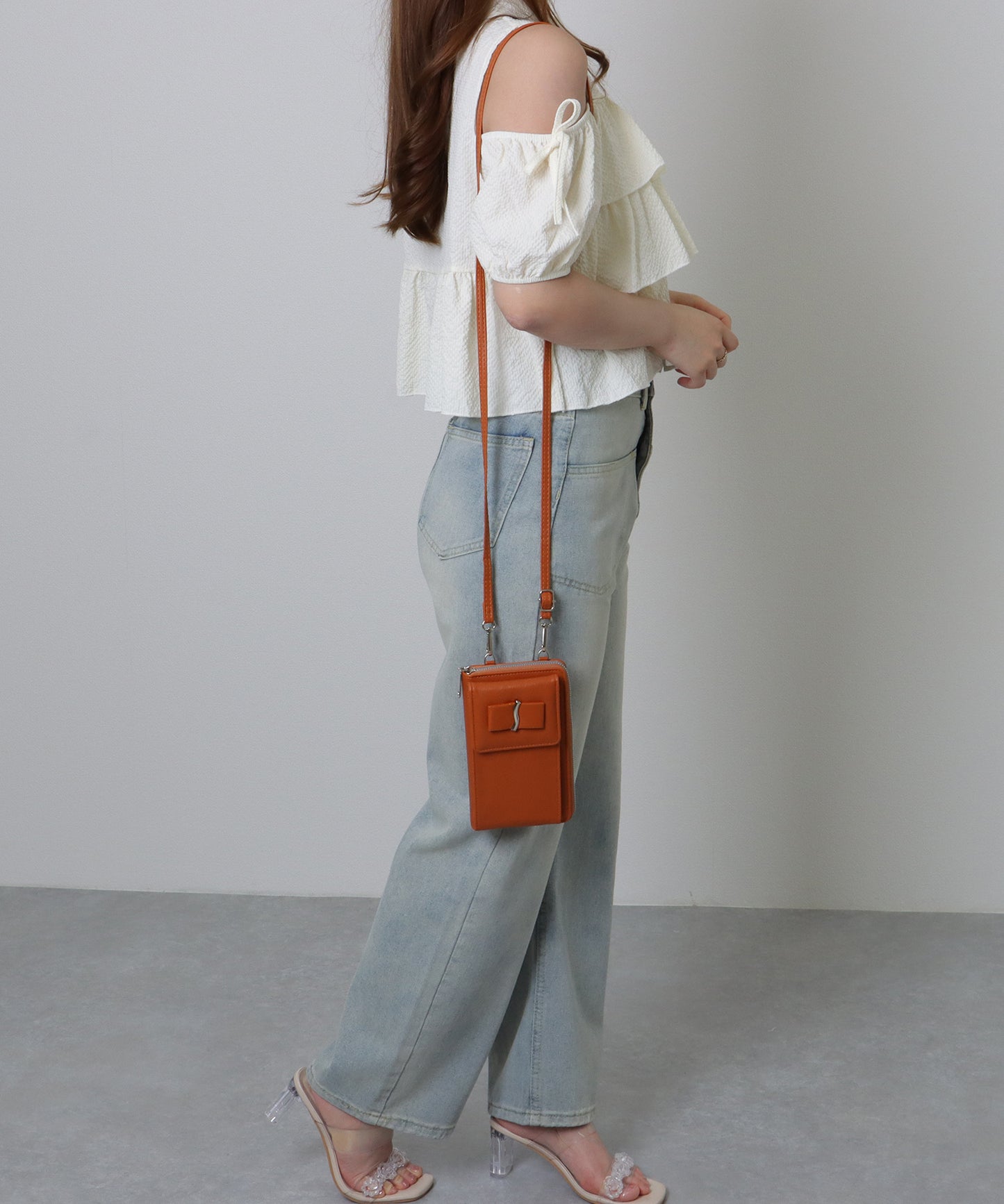 メタリック ウエーブモチーフ付き スクエア ウォレット バッグ