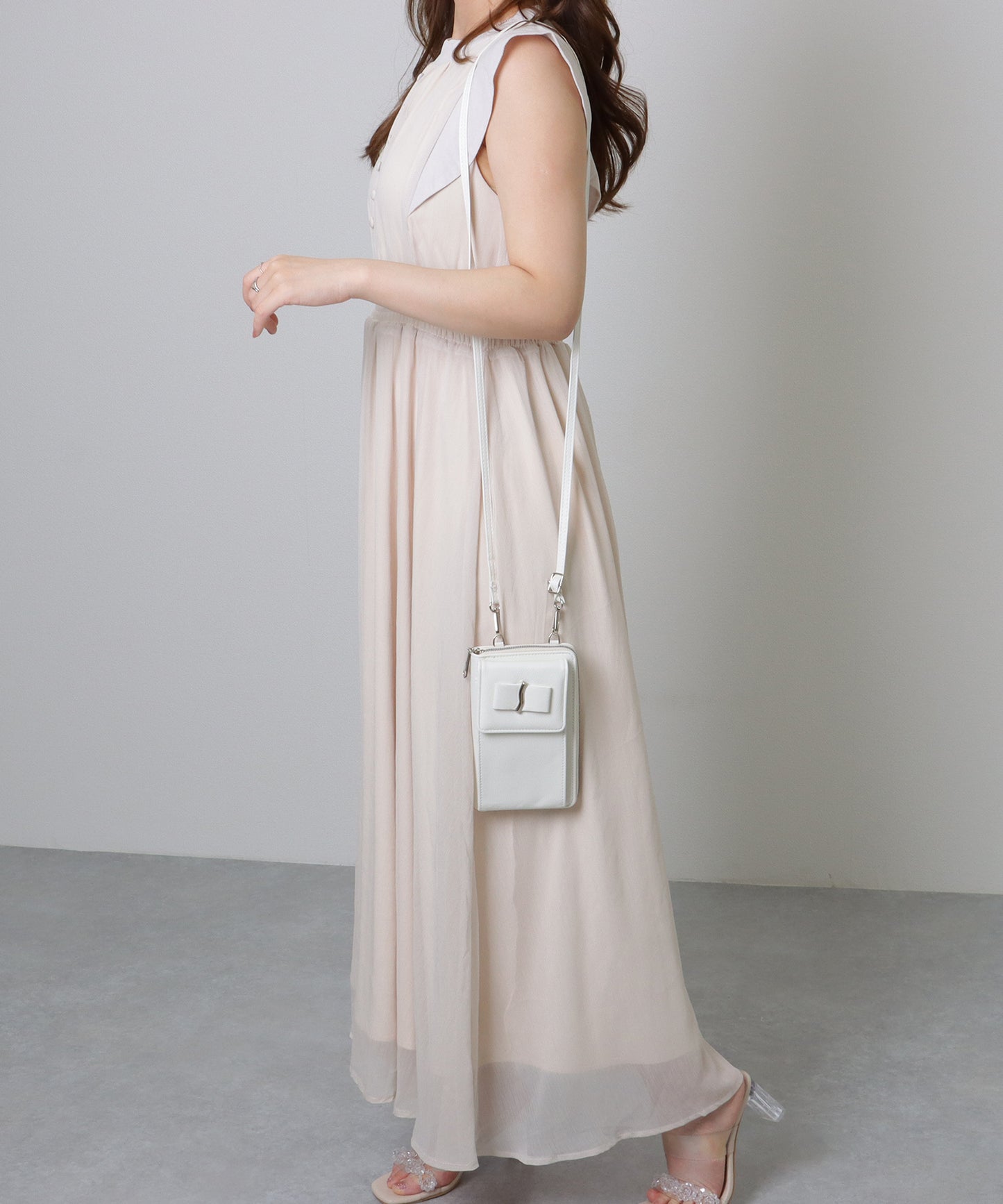 メタリック ウエーブモチーフ付き スクエア ウォレット バッグ