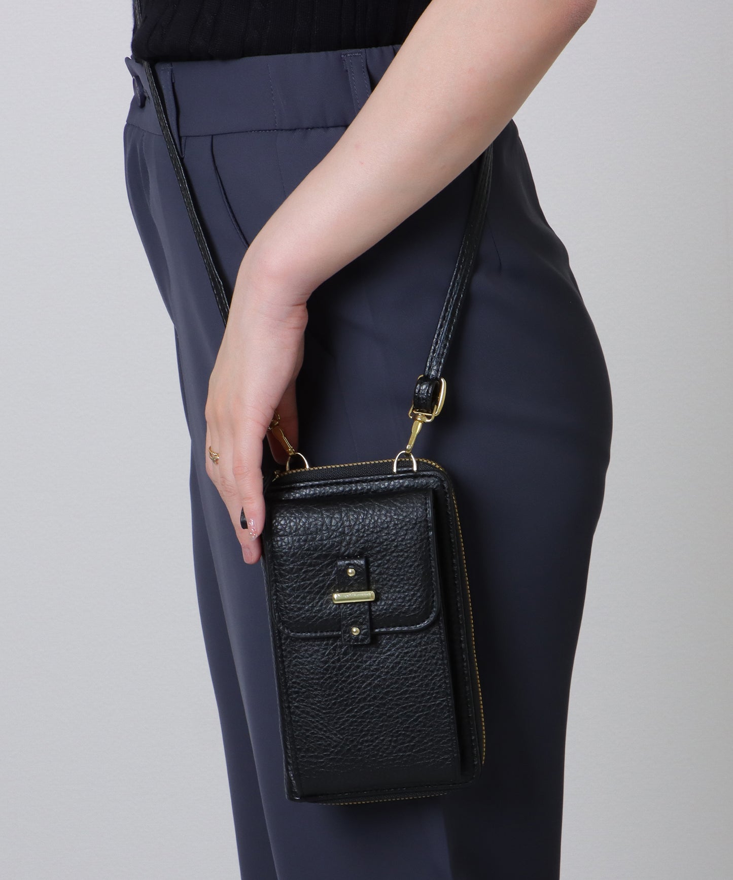 ベルト付き スクエア ウォレット バッグ