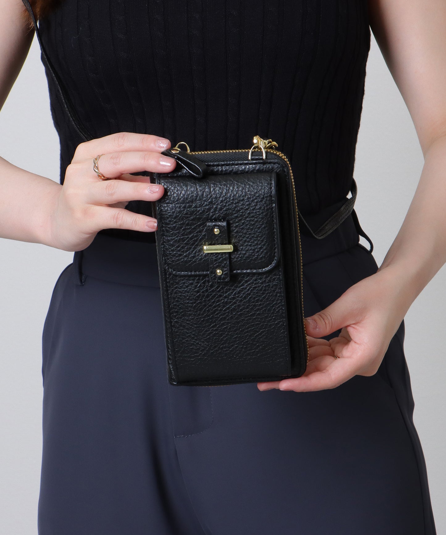 ベルト付き スクエア ウォレット バッグ